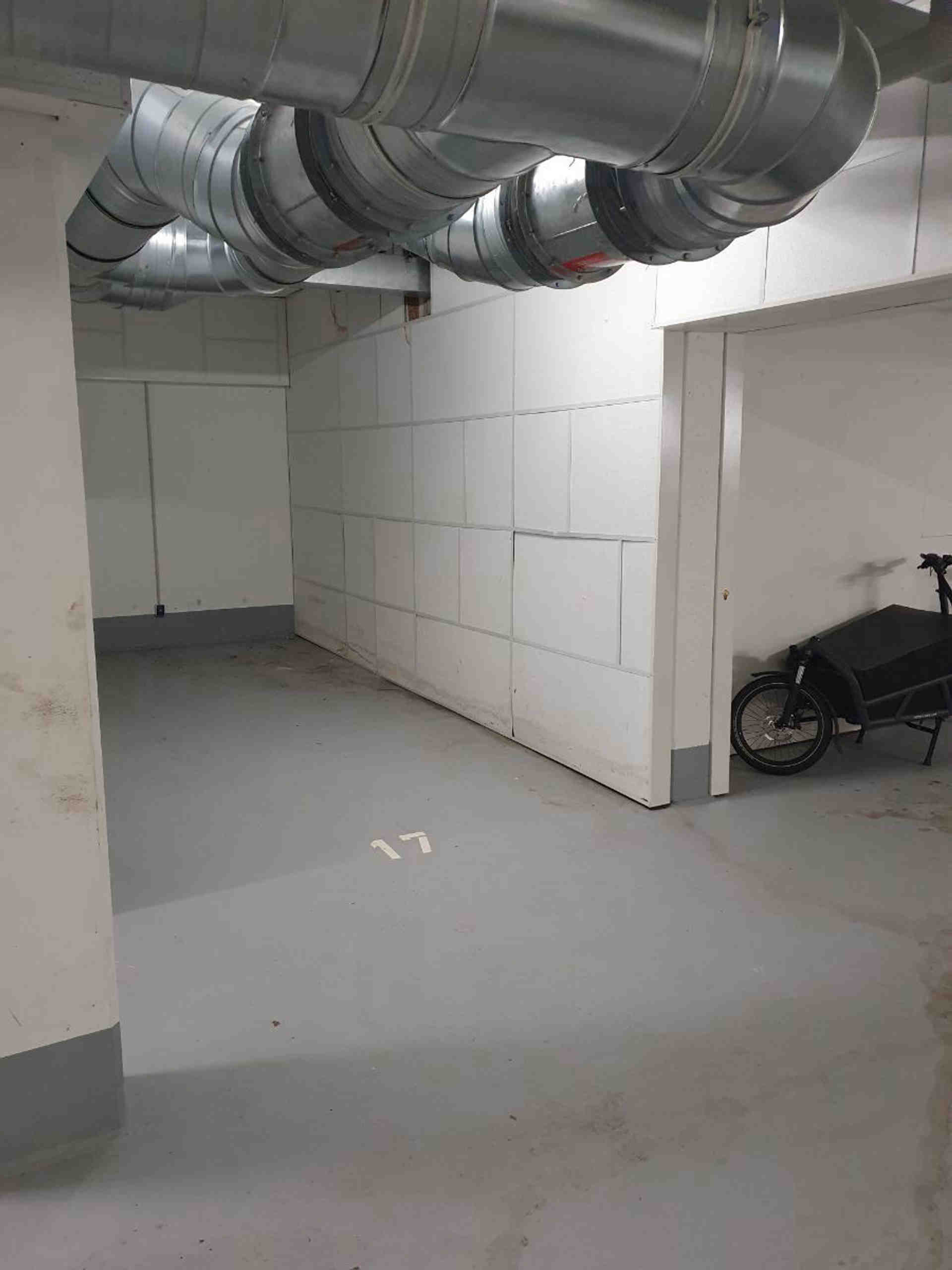 Underground parking space for smaller car - Lessingstraße, 80336 Munich - Photo 2 of 4