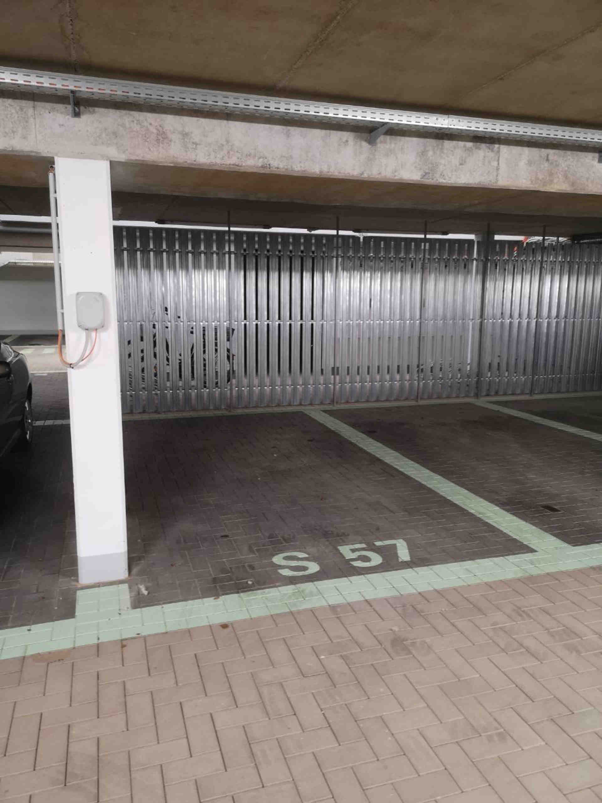 Underground parking space near the airport - Am Hasenberge, 22337 Hamburg - Photo 1 of 3