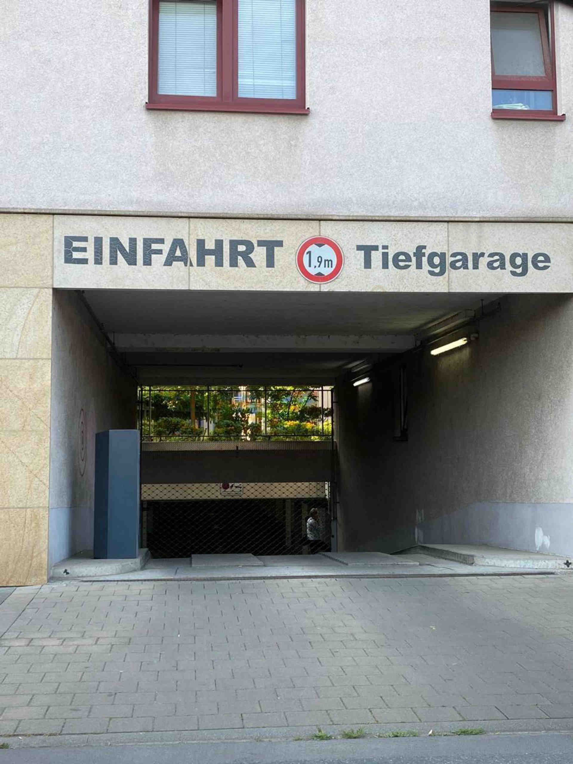 Underground parking space at the main station FFM /Skyline Plaza - Niddastraße, 60329 Frankfurt - Photo 1 of 1