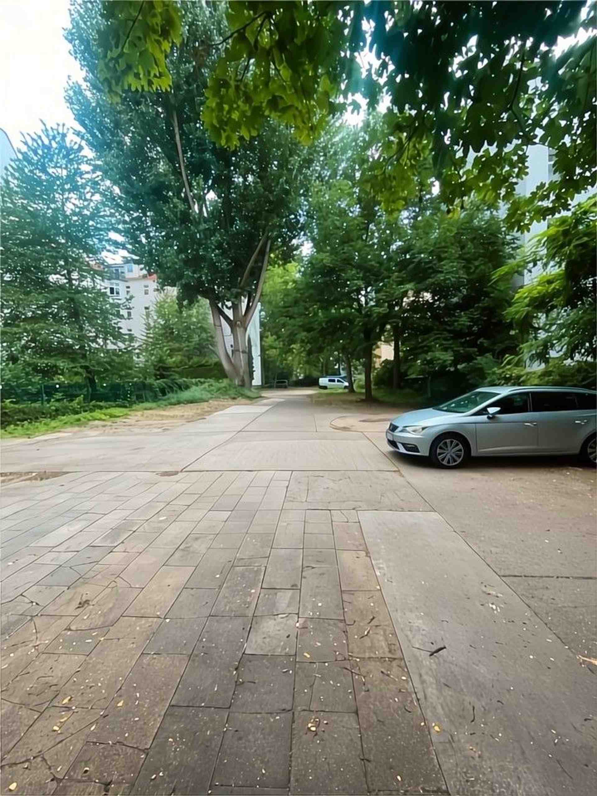 2 garages & parking spaces Car parking spaces – Schönhauser Allee - Schönhauser Allee, 10439 Berlin - Photo 1 of 1