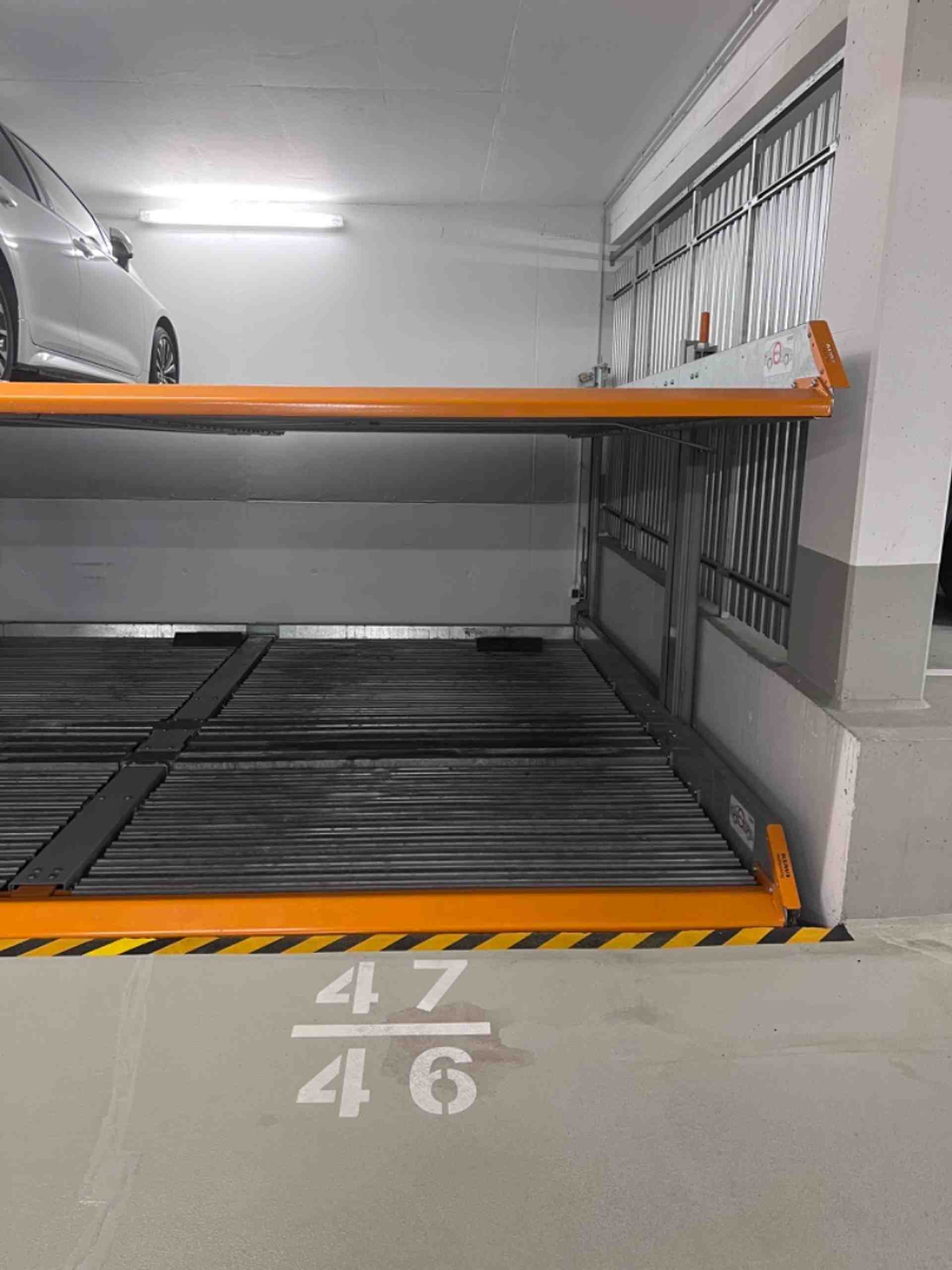 Duplex parking space in a central location - Römischer Ring, 60486 Frankfurt - Photo 1 of 1