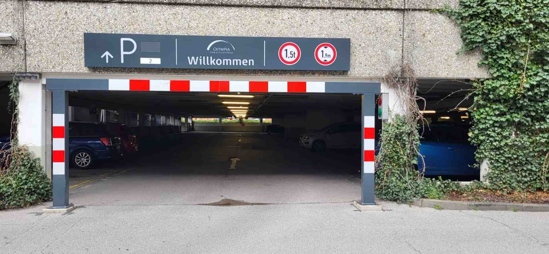 Parkplatz im Olympia Einkaufszentrum verfügbar! - Riesstraße, 80993 Munich - Fotka 1 z 1