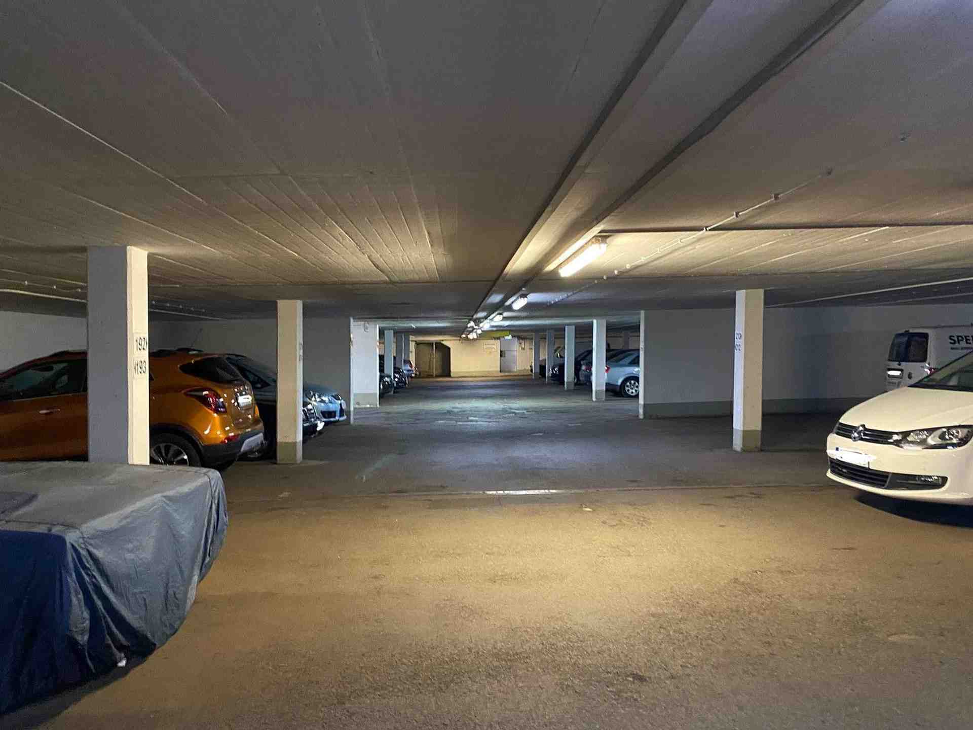 2 parking spaces, 100% secure, electric parking available - Bruderstraße, 80538 Munich - Photo 1 of 1