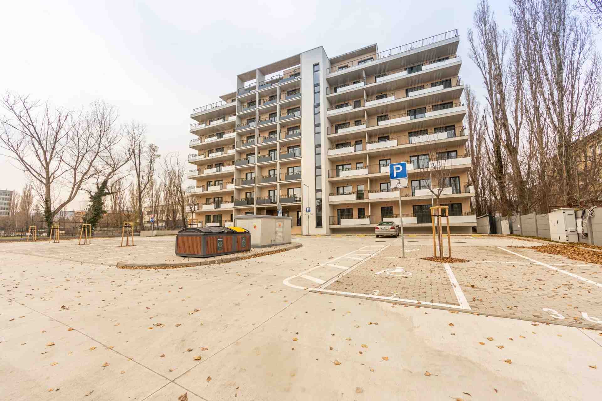 Parkovacie miesto Vrbenského 10 - polyfunkčný dom Verdena - Vrbenského, 831 53 Bratislava - Fotka 1 z 1