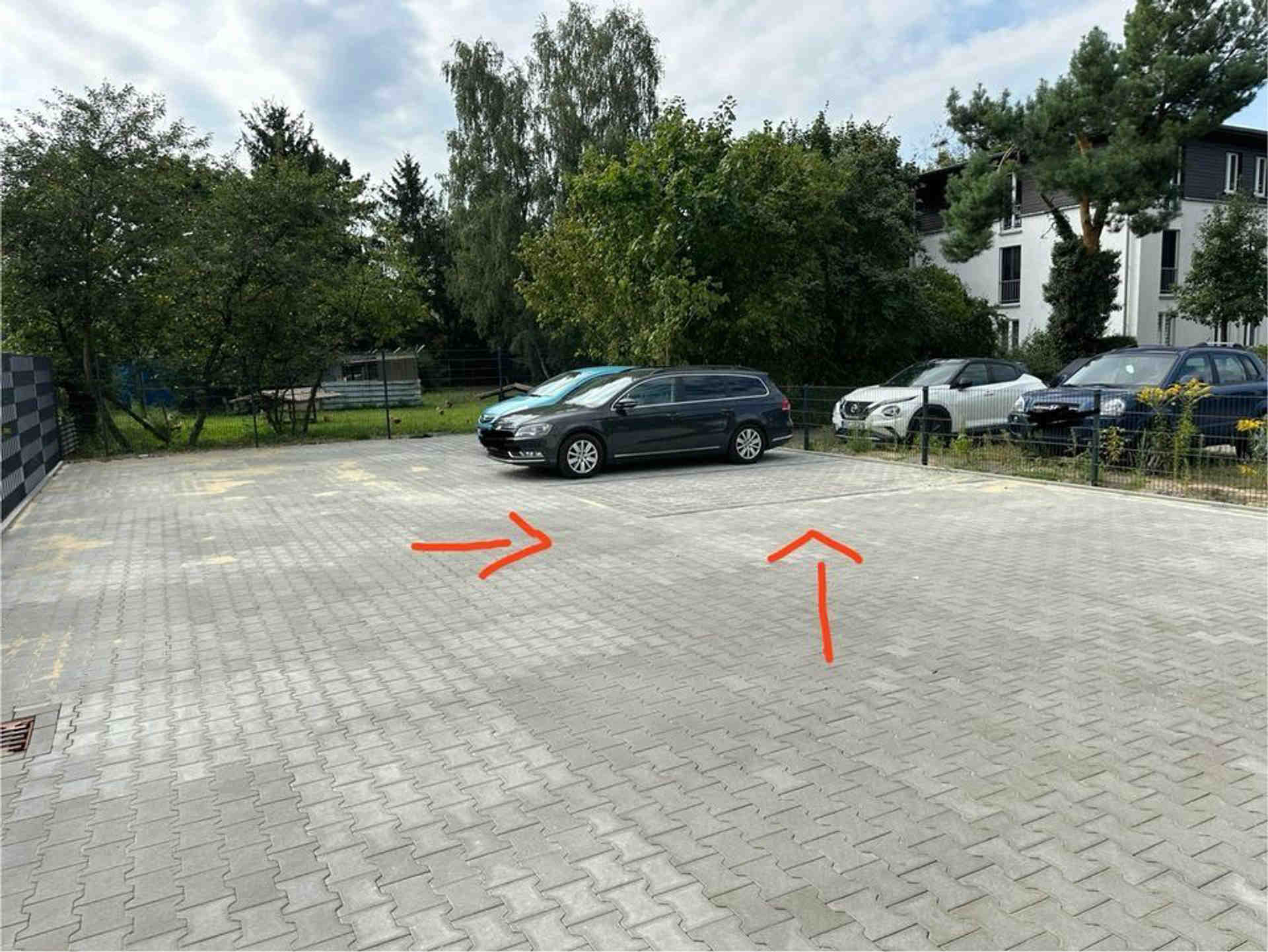 Outdoor parking space near Berlin-Spandau in 14612 Falkensee - Fehrbelliner Straße, 14612 Falkensee - Photo 2 of 5