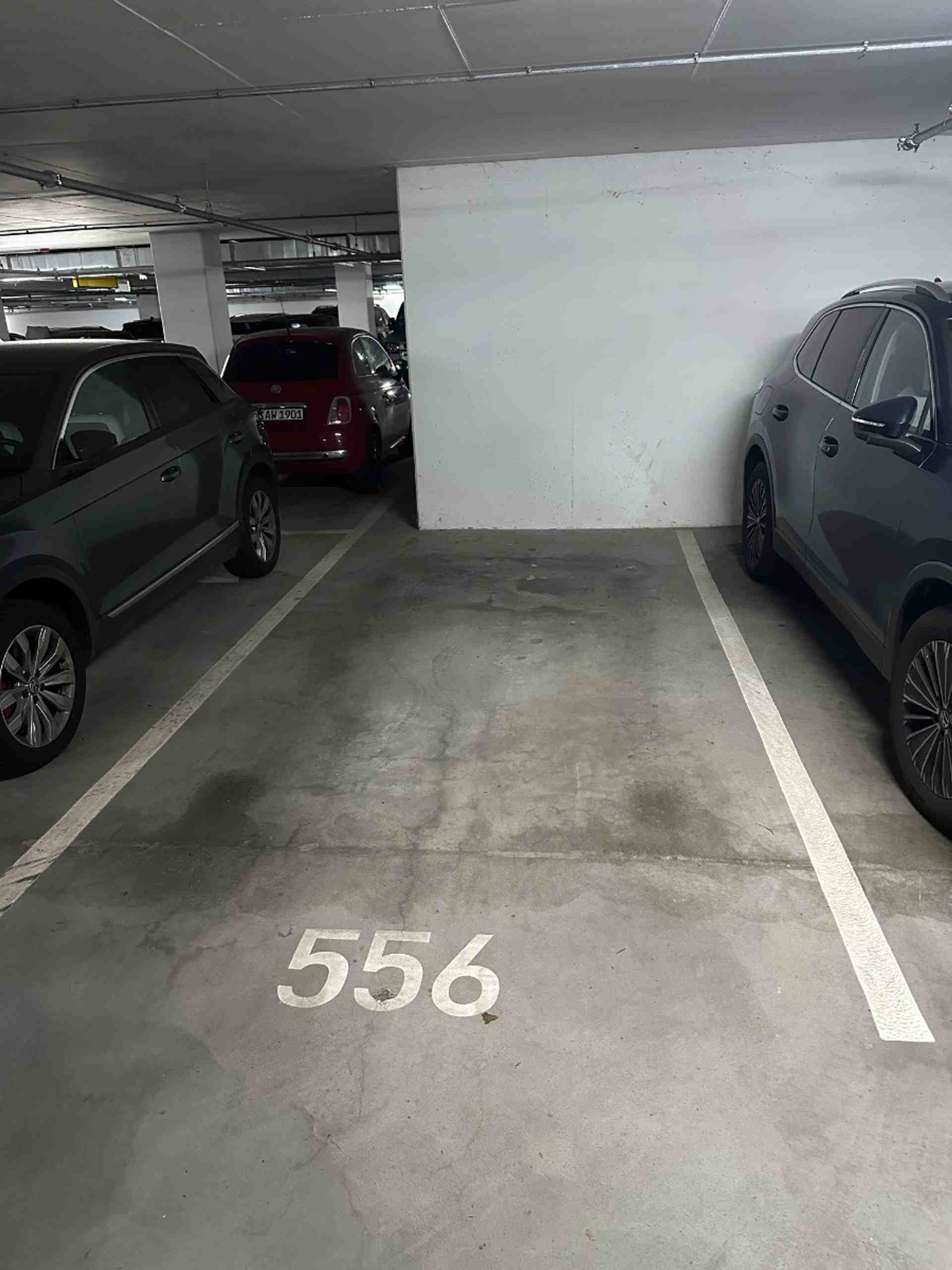 Tiefgarage Viktoriaquartier, Stellplatz direkt neben Aufzug - Methfesselstraße, 10965 Berlin - Foto 4 von 5