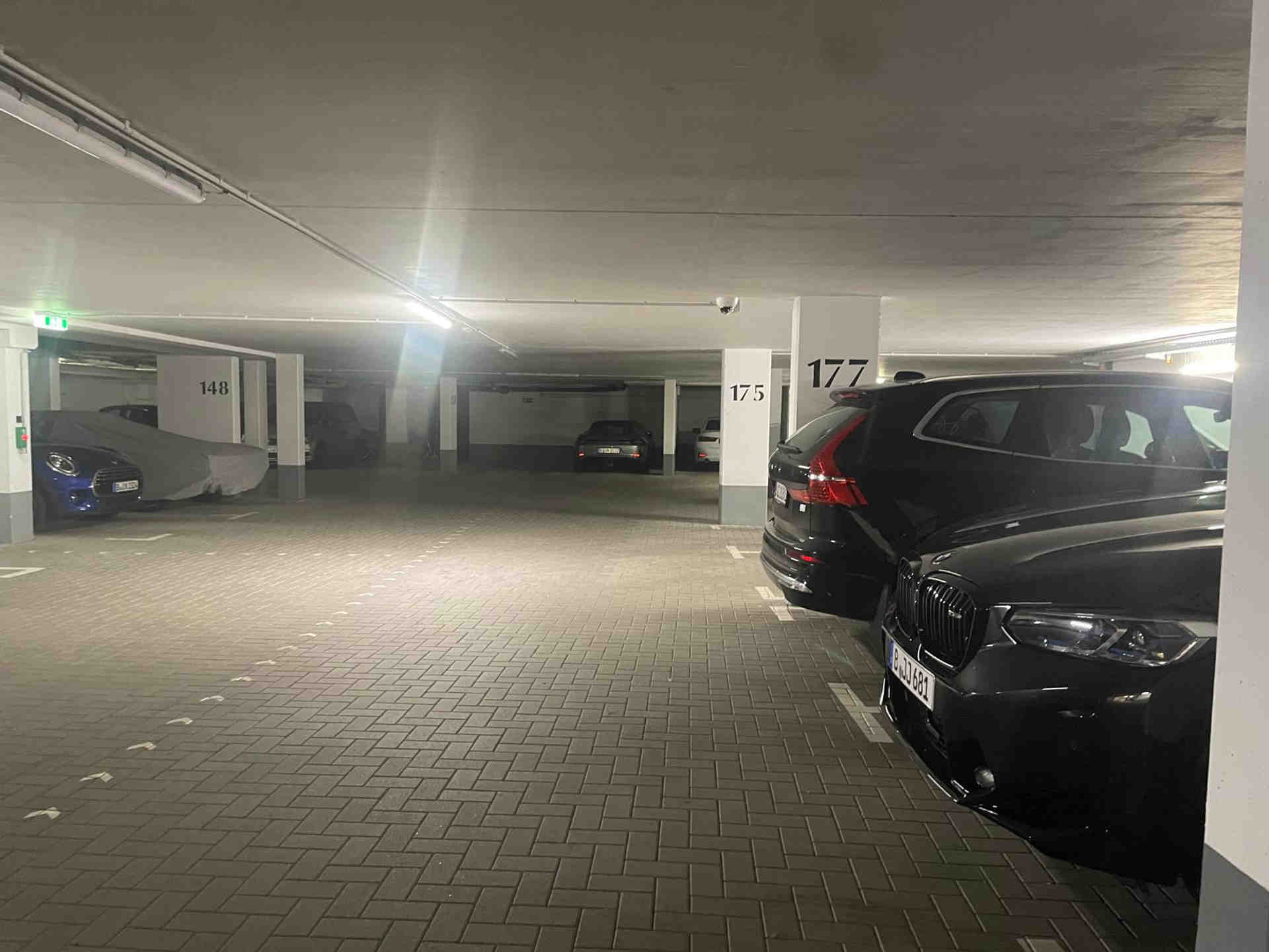 Sicherer Tiefgaragen-Parkplatz in der Nähe von Mauerpark - Lichtburgring, 13355 Berlin - Foto 6 von 9