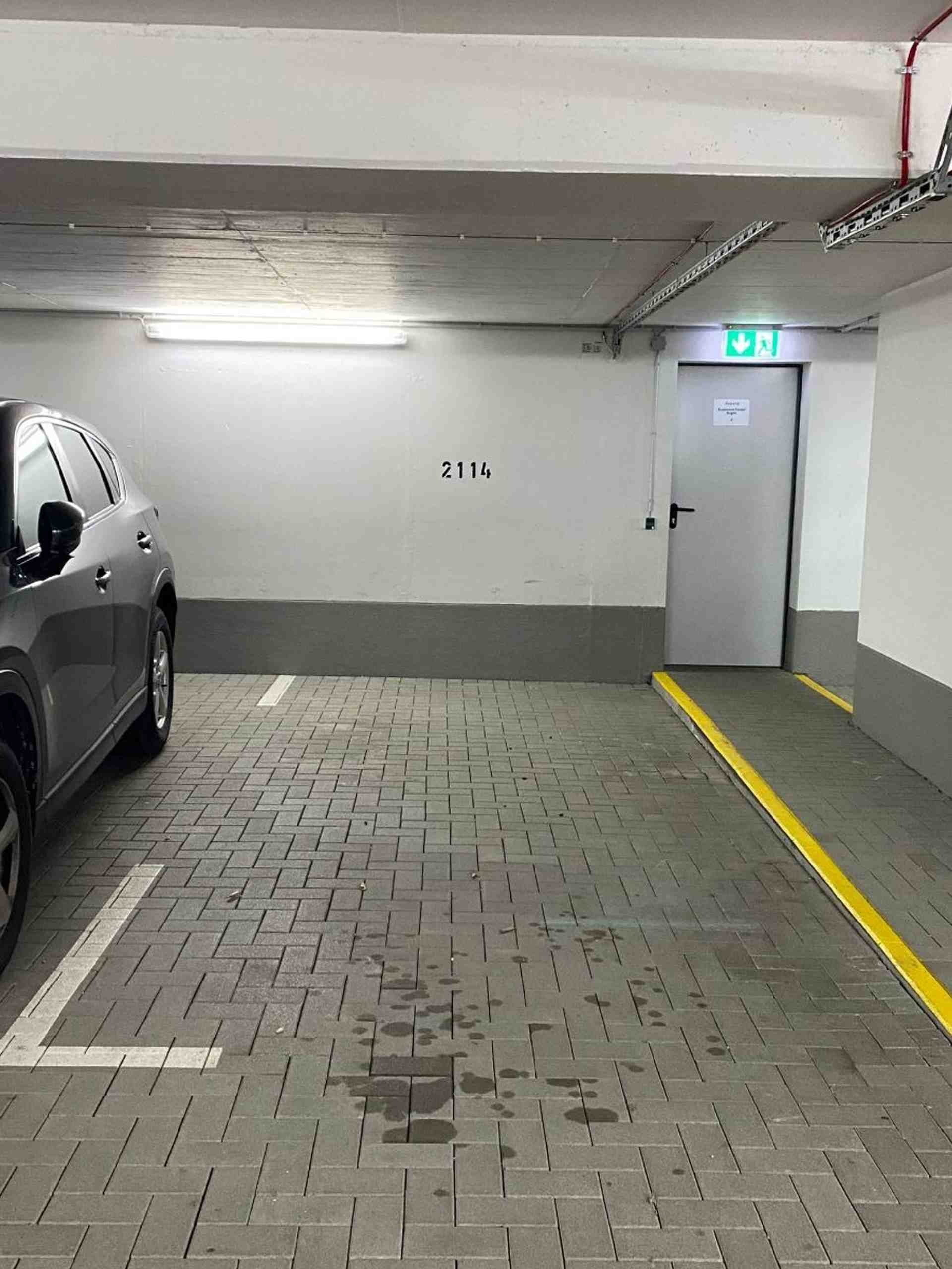 Underground parking space near S-Bahn - Rosemarie-Fendel-Bogen, 81245 Munich - Photo 1 of 1