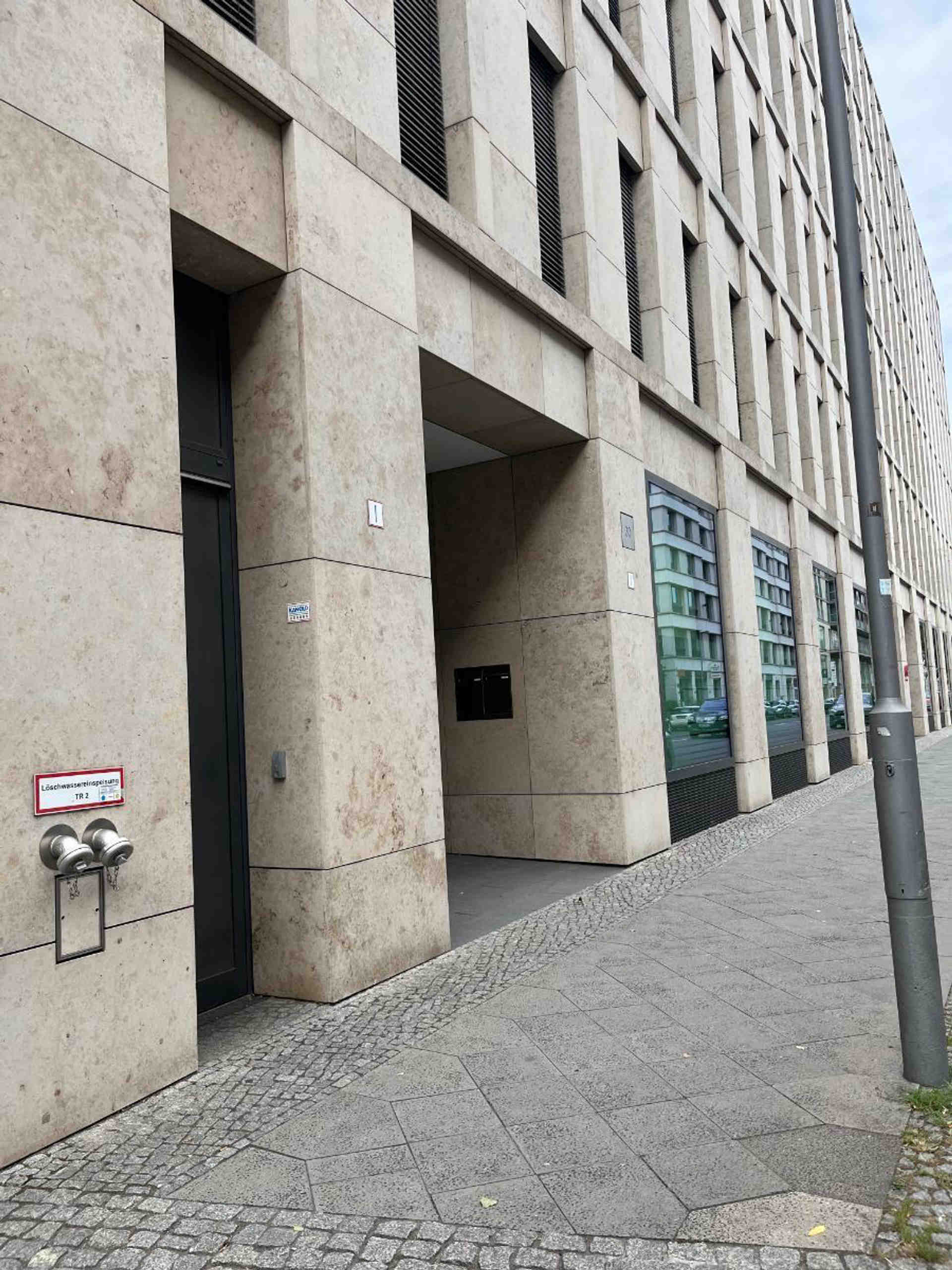 Tiefgarage in Mitte - Reinhardtstraße 30, 10117 Berlin - Reinhardtstraße, 10117 Berlin - Foto 7 von 9
