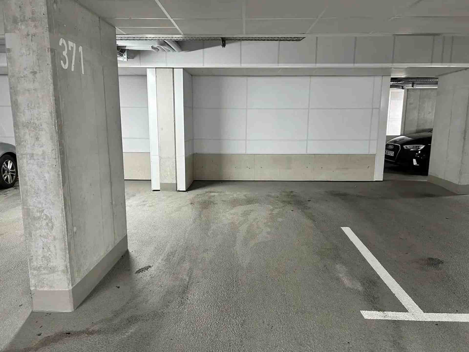 Single parking space for rent – Centrally located in Munich Freimann - Freisinger Landstraße, 80939 Munich - Photo 2 of 3