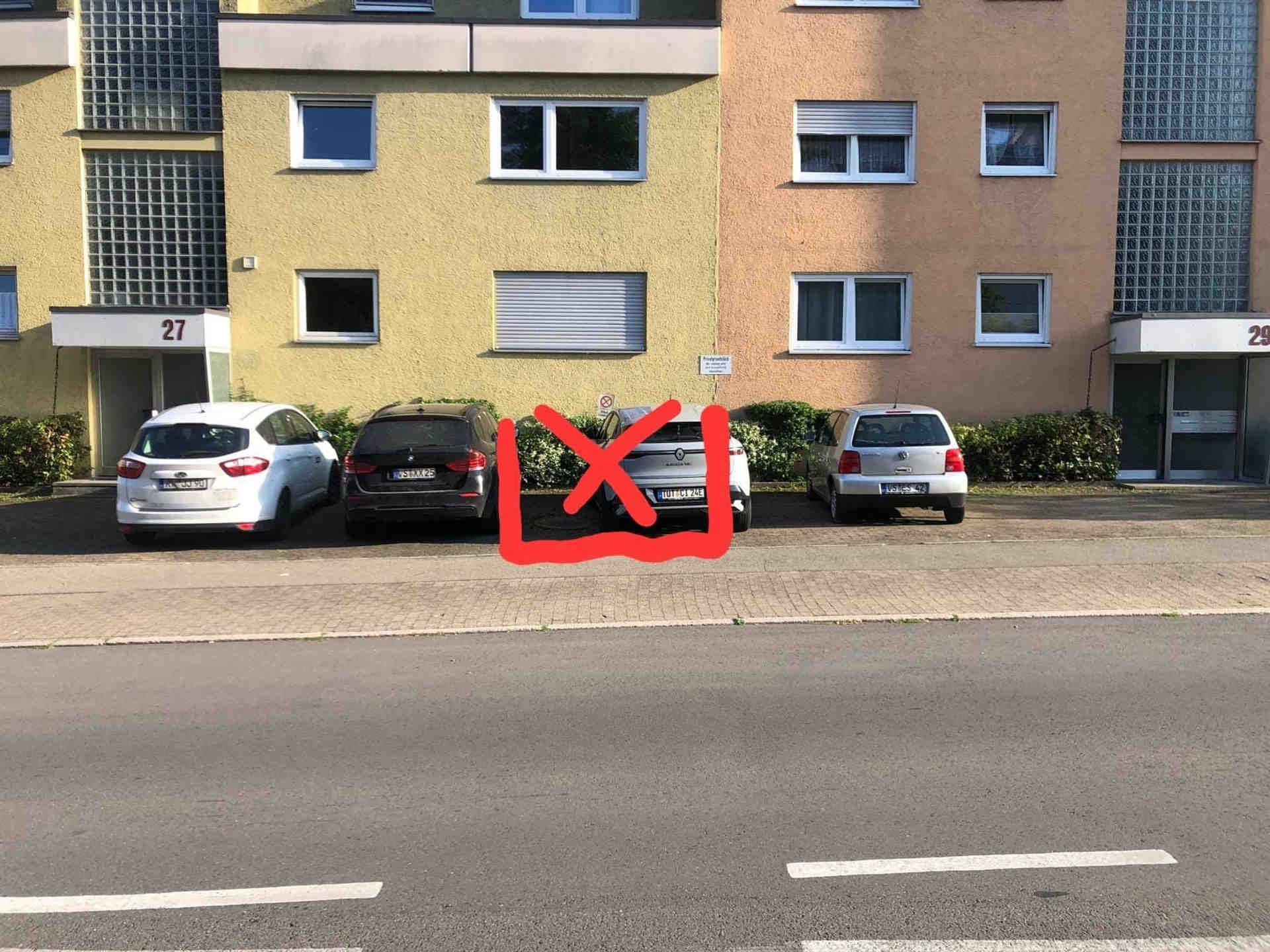 Privater Parkplatz in Schwenningen - Keplerstraße, 78054 Villingen-Schwenningen - Foto 2 von 4