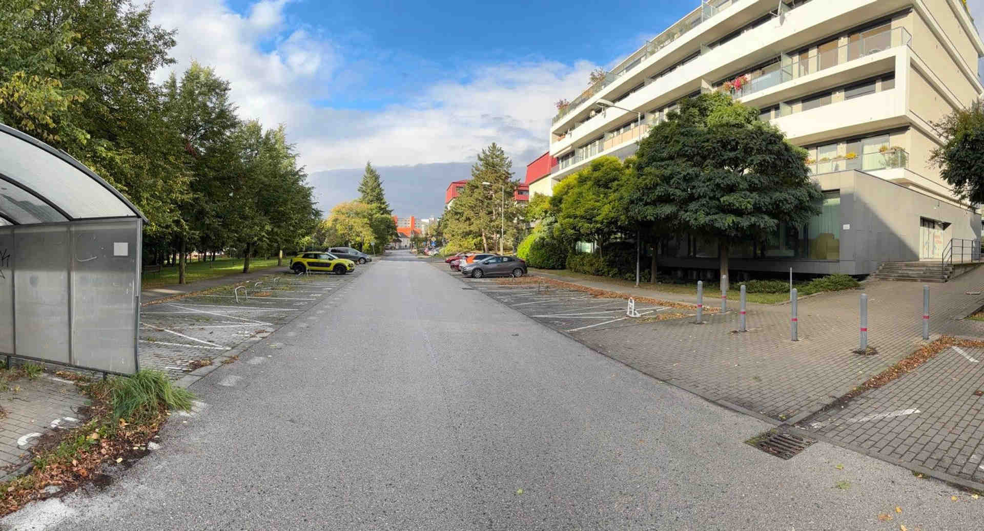 Prenájom vonkajšieho parkovacieho miesta Bratislava-Rača - Pri vinohradoch, 831 06 Bratislava - Fotka 2 z 7