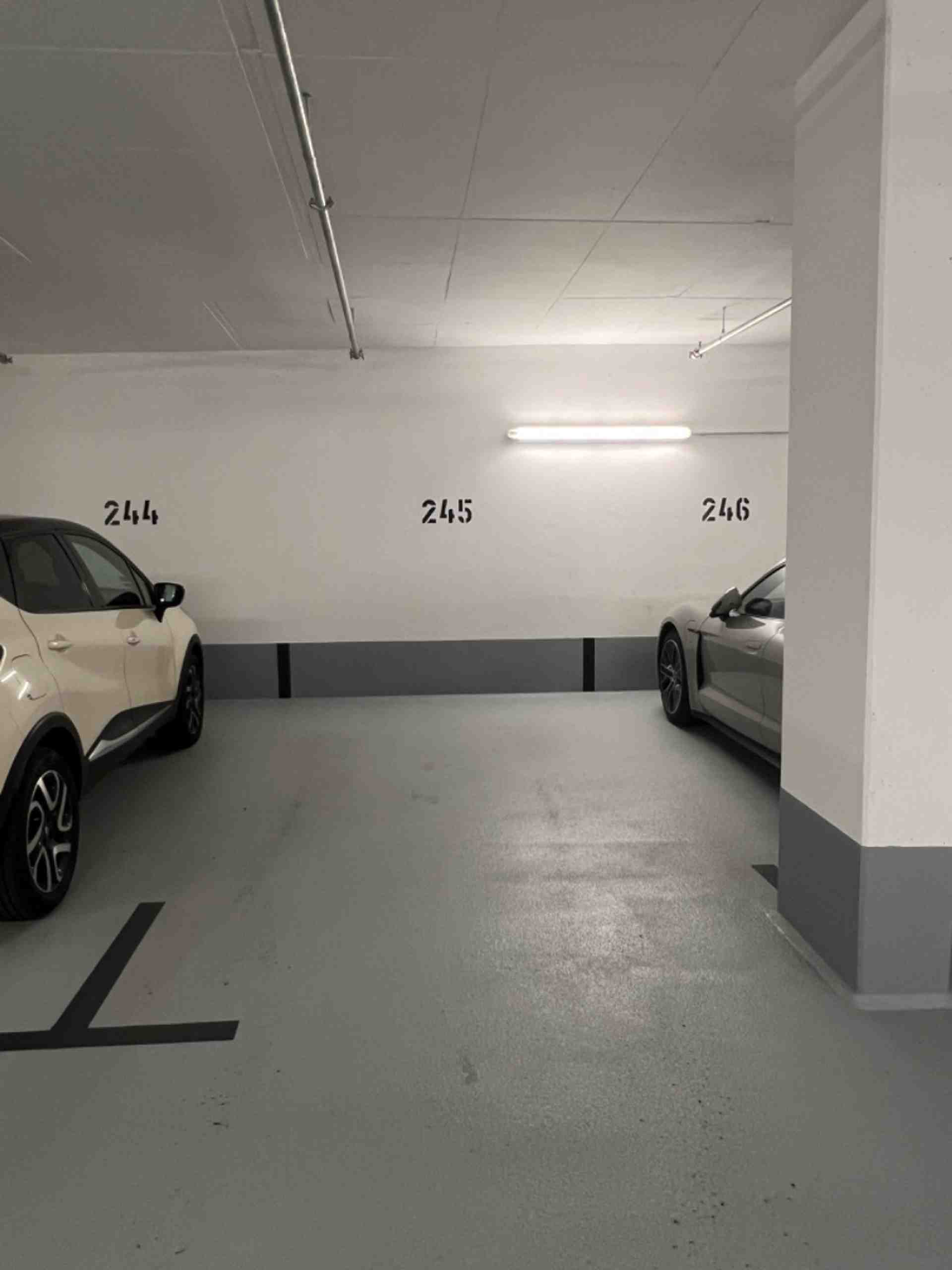 Underground car park for rent in Neuperlach, near Siemens - Fritz-Erler-Straße, 81737 Munich - Photo 1 of 2