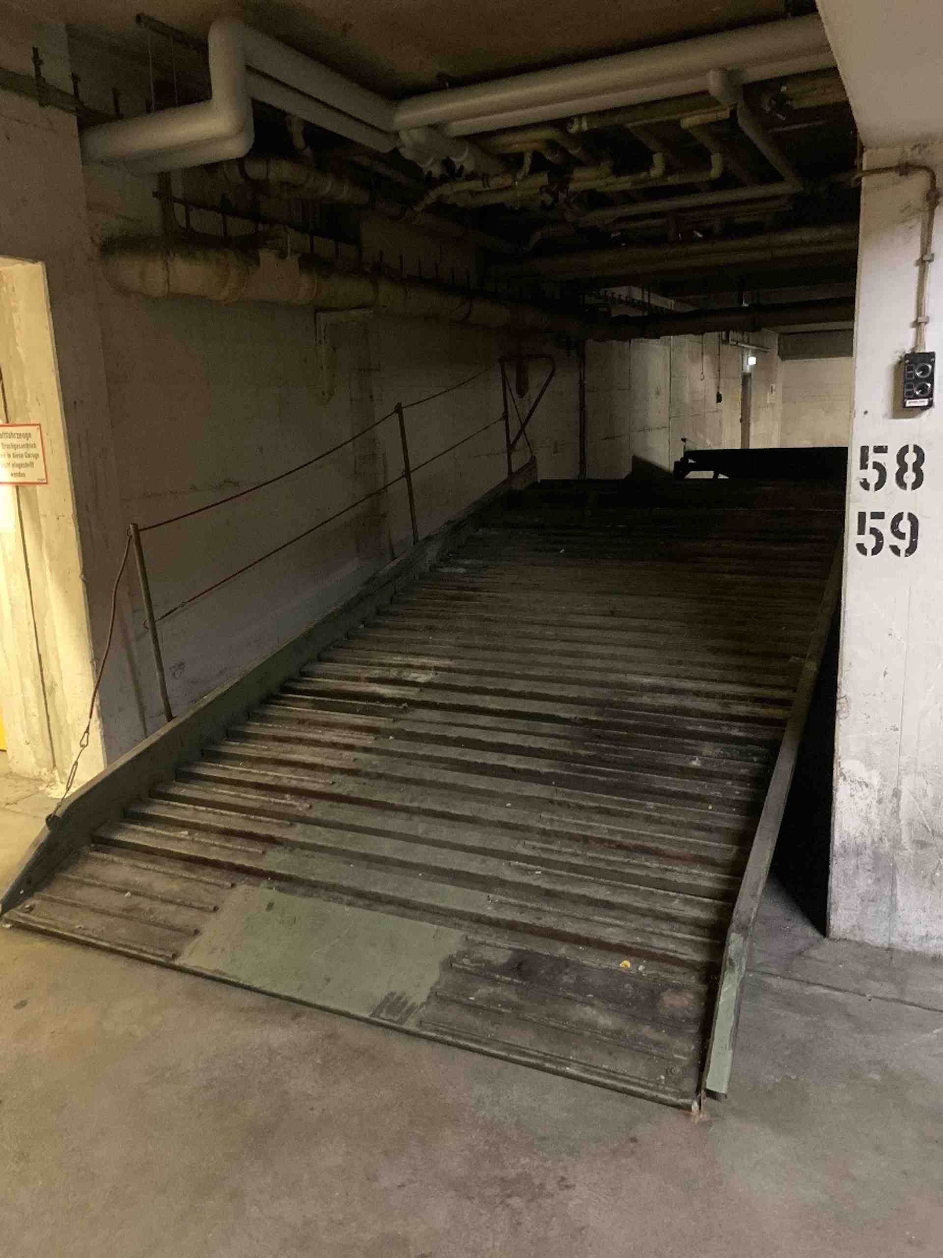 Duplex parking space near the LMU - Amalienstraße, 80799 Munich - Photo 2 of 3