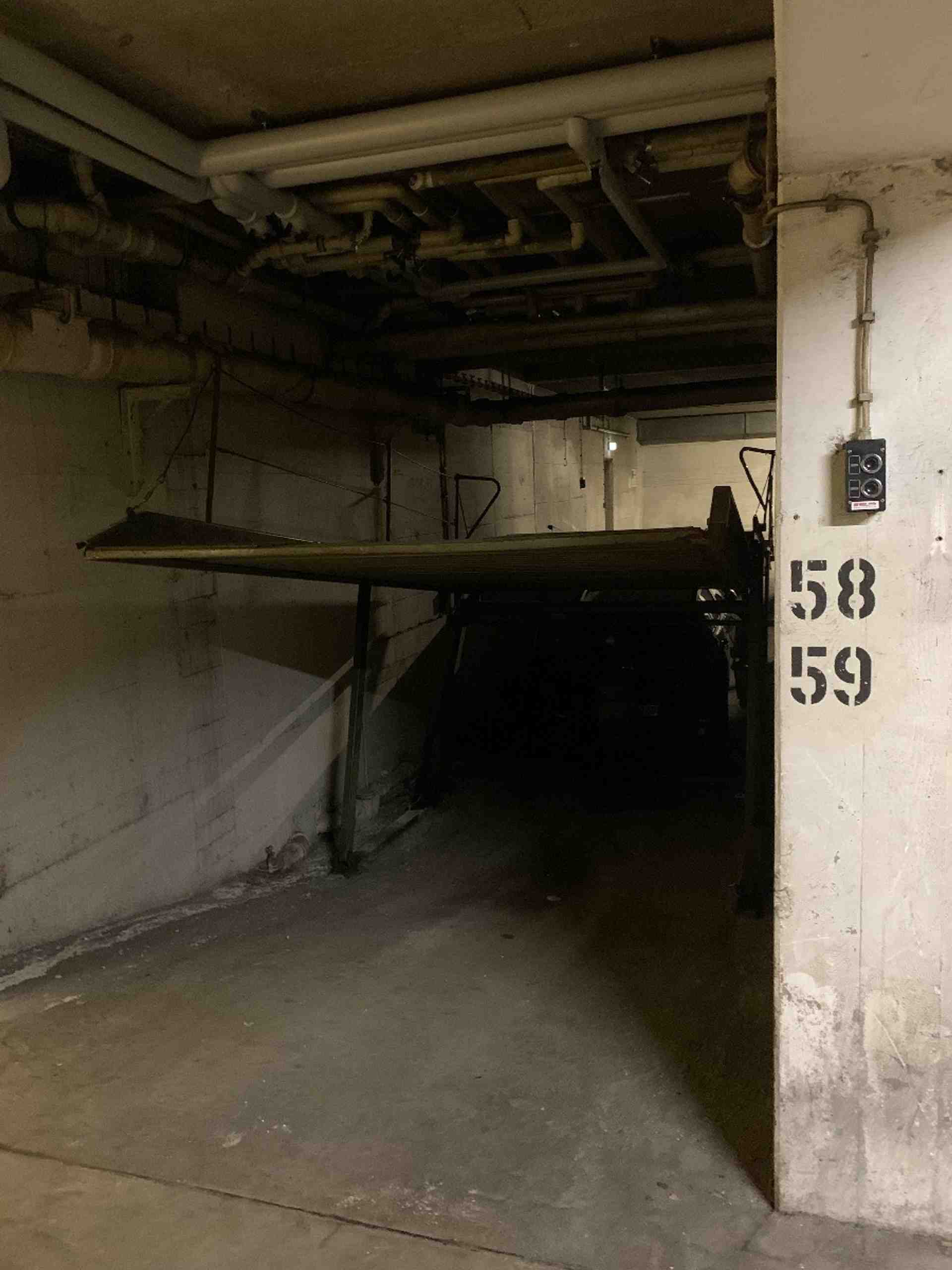 Duplex parking space near the LMU - Amalienstraße, 80799 Munich - Photo 1 of 1