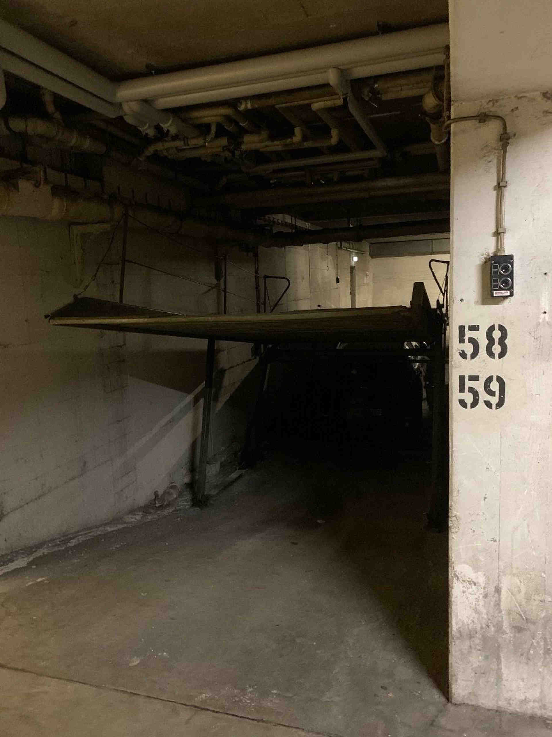 Duplex parking space near the LMU - Amalienstraße, 80799 Munich - Photo 1 of 1
