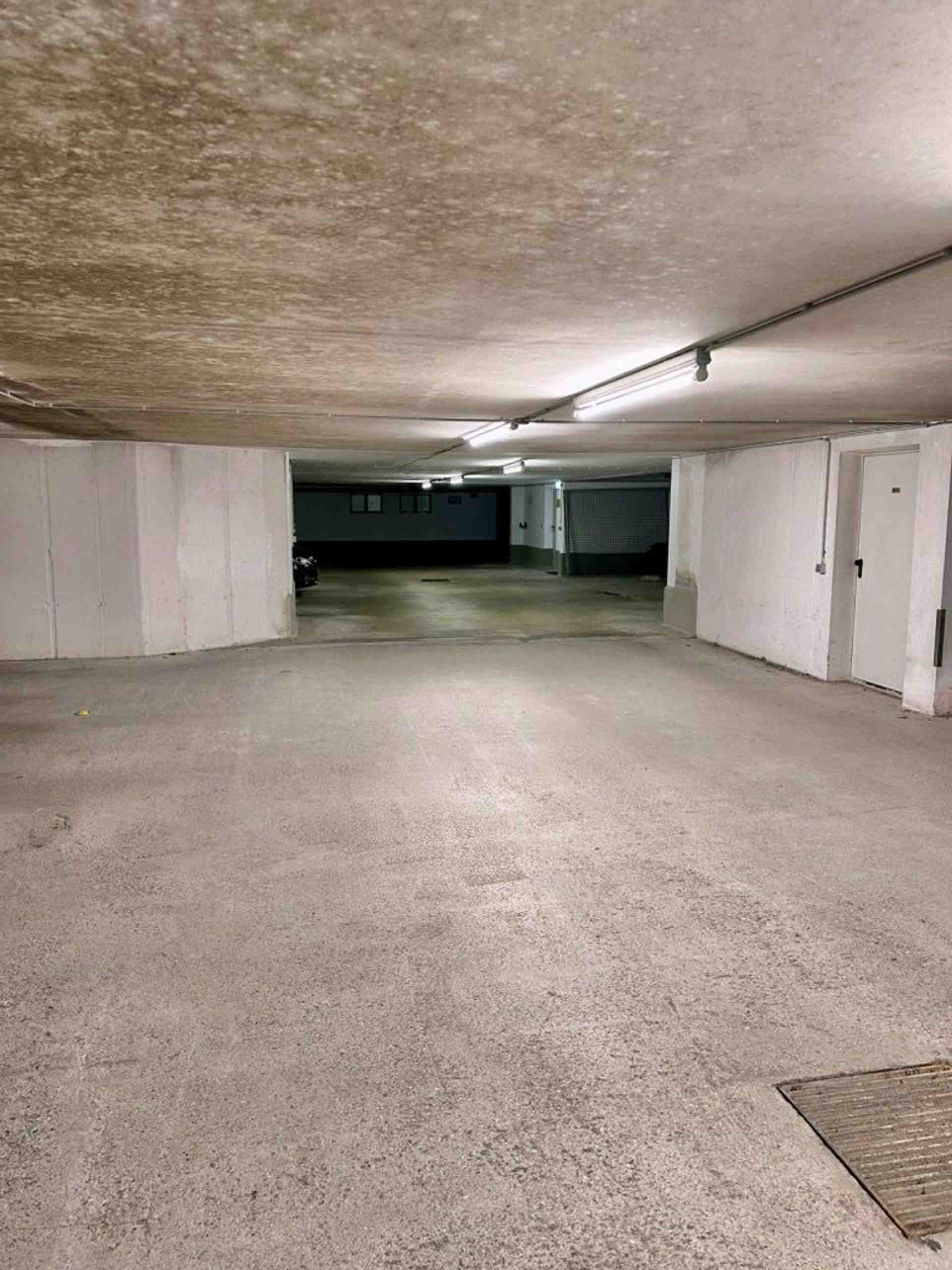 Underground parking space in Garching, 7 minutes to the U6 - Rosenstraße, 85748 Garching - Photo 4 of 7