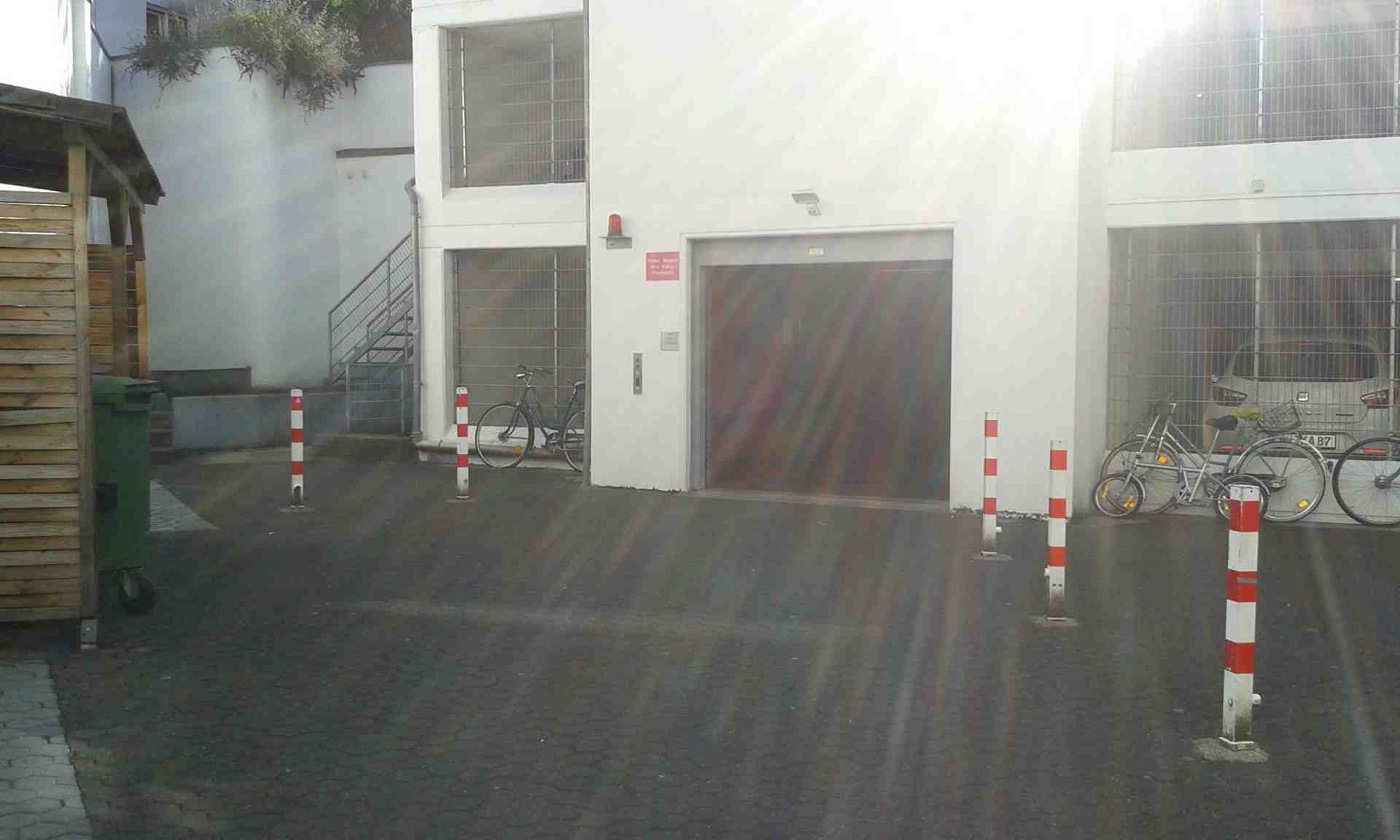 Stellplatz/Garage im UG in Kölner Innenstadt (Zülpi/Barba) - Mauritiuswall, 50676 Кельн - Фото 1 з 3