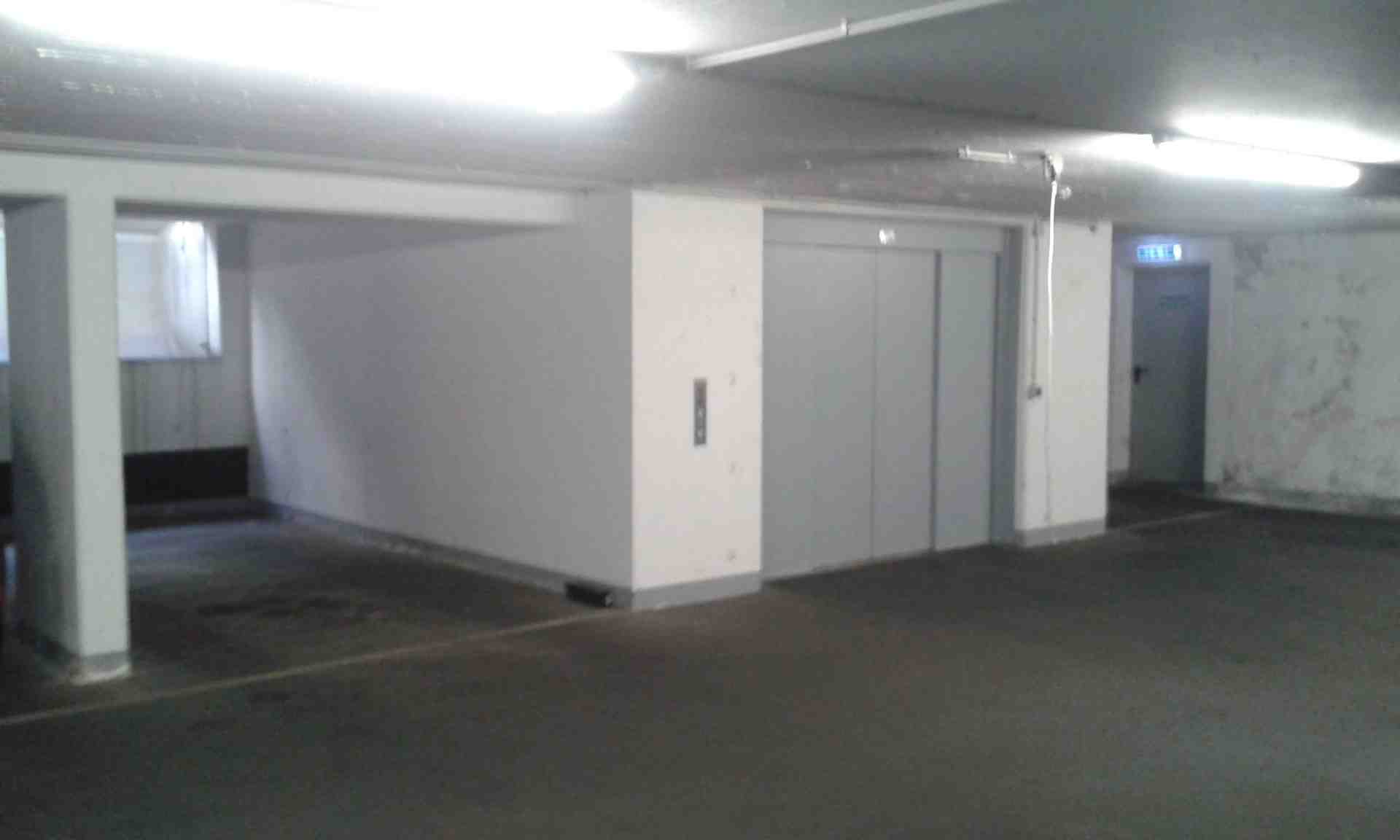 Stellplatz/Garage im UG in Kölner Innenstadt (Zülpi/Barba) - Mauritiuswall, 50676 Кельн - Фото 2 з 3