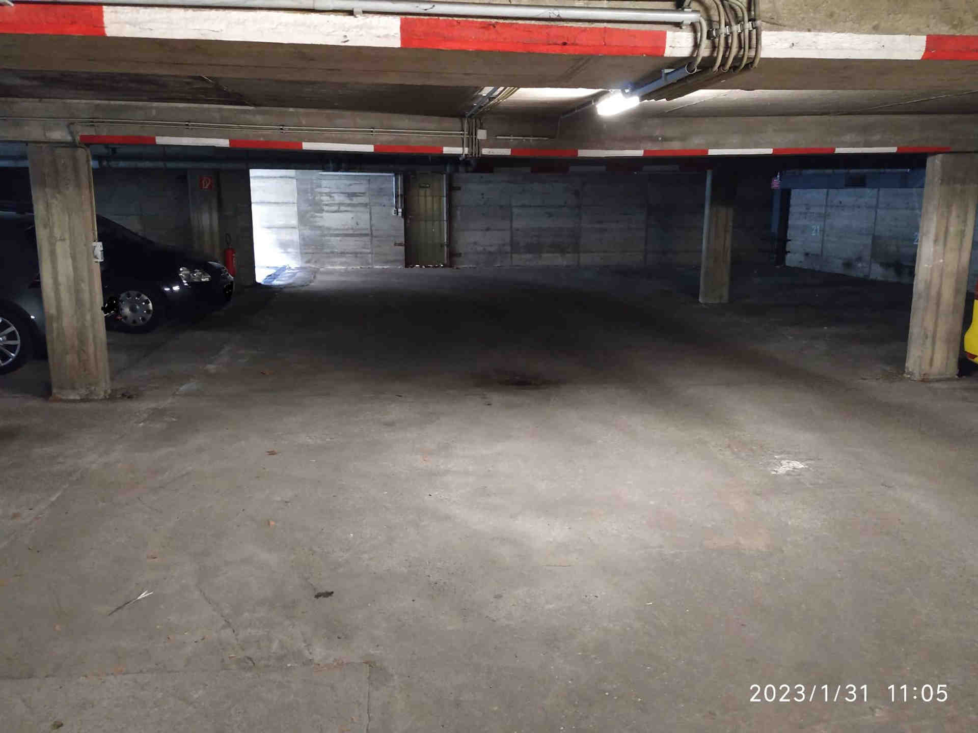 Nummerierte private Tiefgarage mit Schlüsselschalter - Arcostraße, 10587 Berlin - Foto 6 von 8