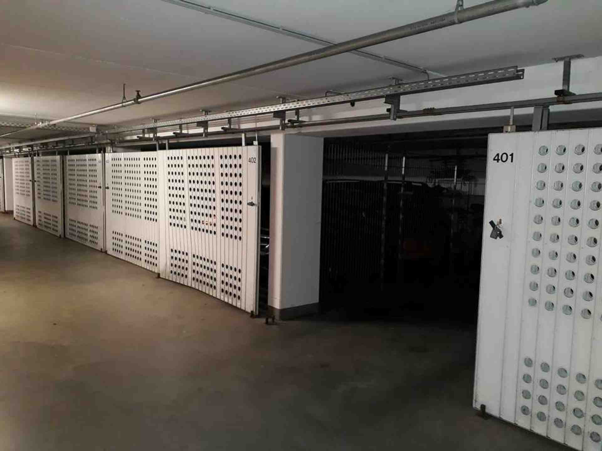 Underground parking space in Nord-Sachsenhausen, Frankfurt - Zum Brommenhof, 60594 Frankfurt - Photo 1 of 6