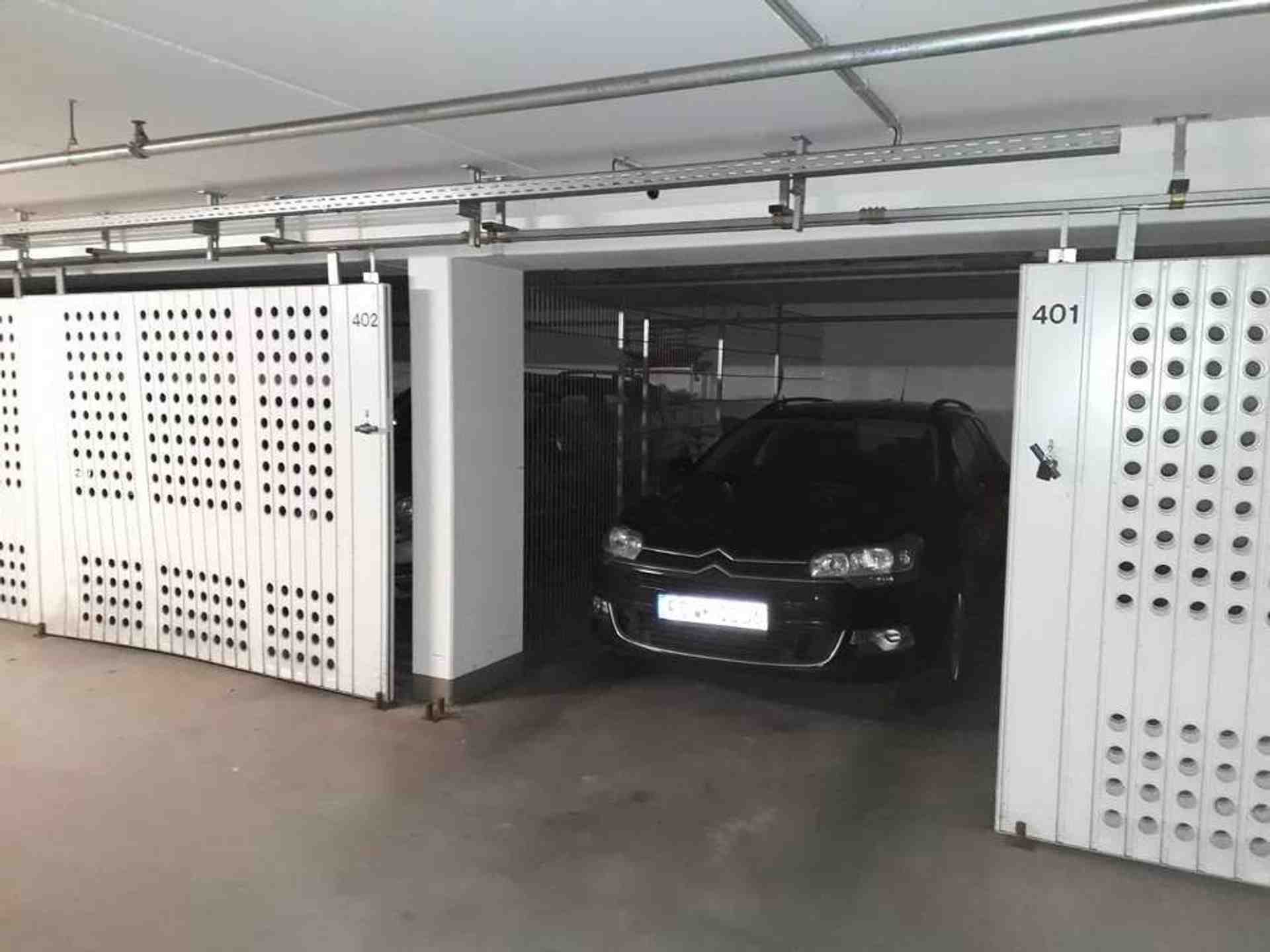 Underground parking space in Nord-Sachsenhausen, Frankfurt - Zum Brommenhof, 60594 Frankfurt - Photo 3 of 6