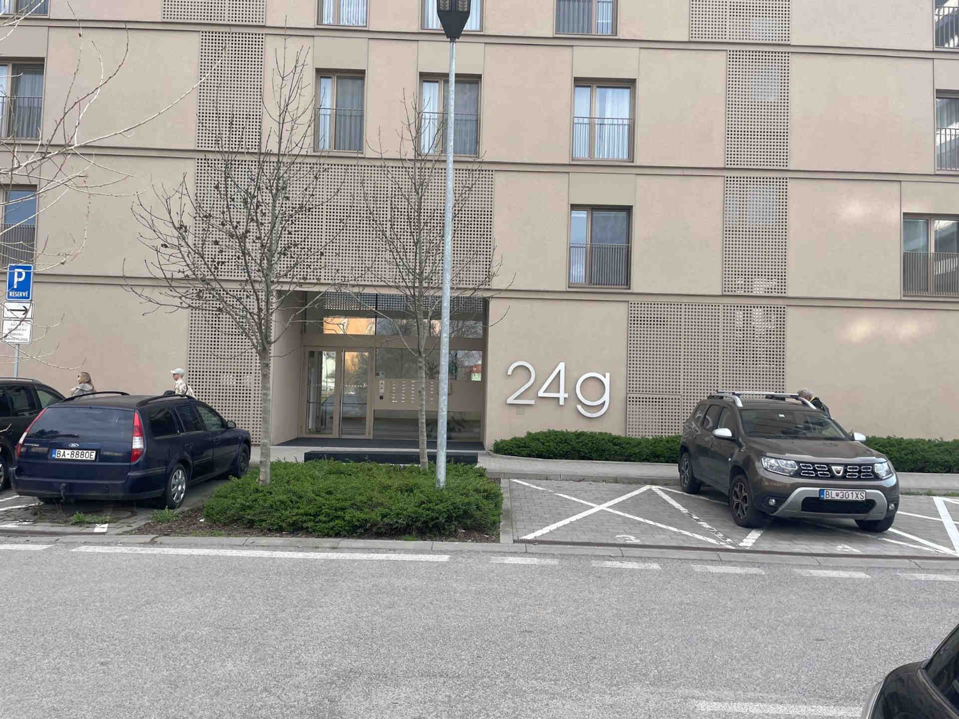 112 Euro monatlich, sofort verfügbar - Račianska, 831 02 Bratislava - Foto 1 von 1