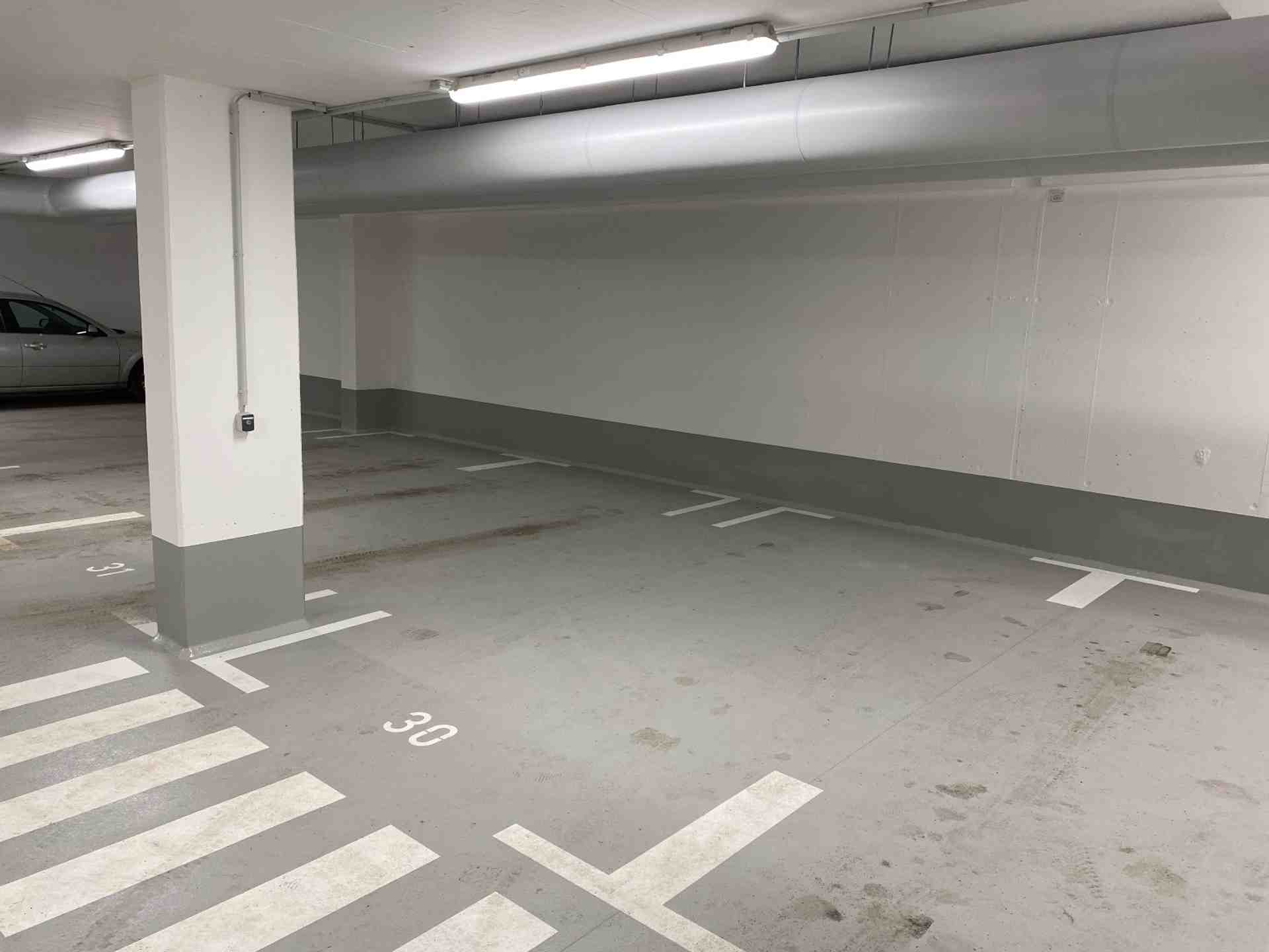 Exklusiver Parkplatz mit Steckdose in Flughafennähe - Teutonenstraße, 12524 Berlin - Foto 1 von 1