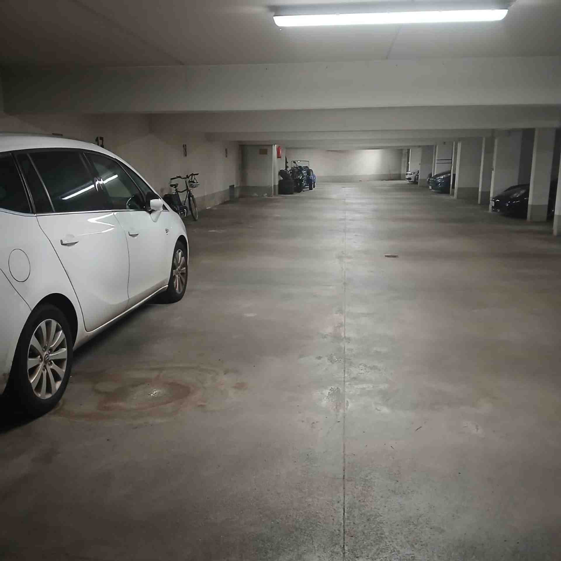 Secure long term parking in an ideal location - Pflüglstraße, 80999 Munich - Photo 1 of 1
