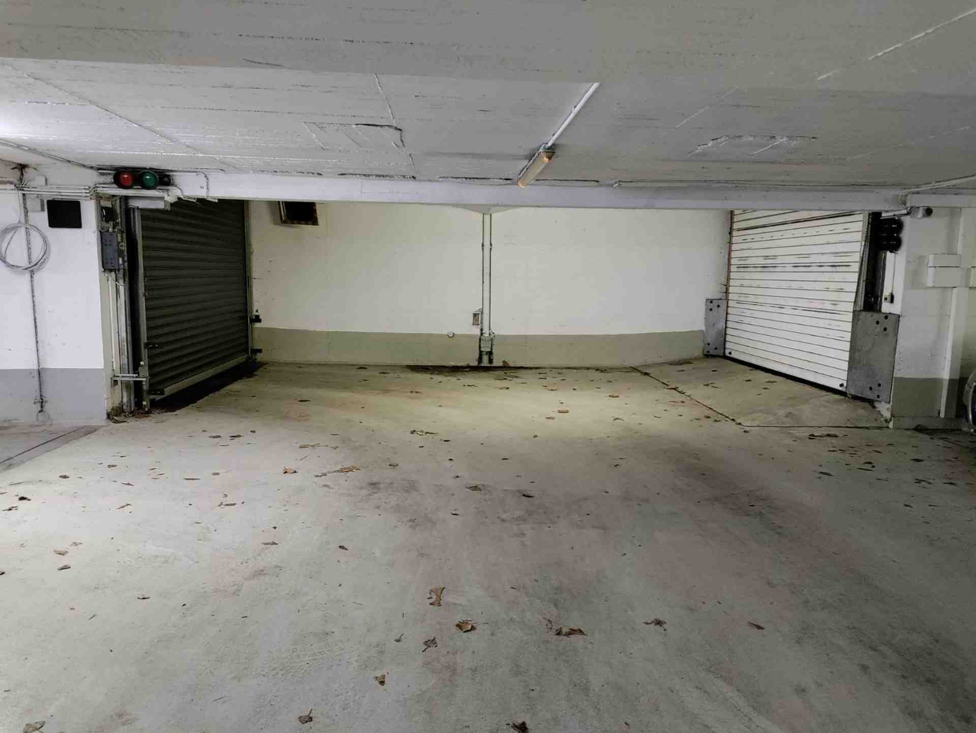 Underground parking spot for rent near Ku'damm - Albrecht-Achilles-Straße, 10709 Berlin - Foto 2 von 5