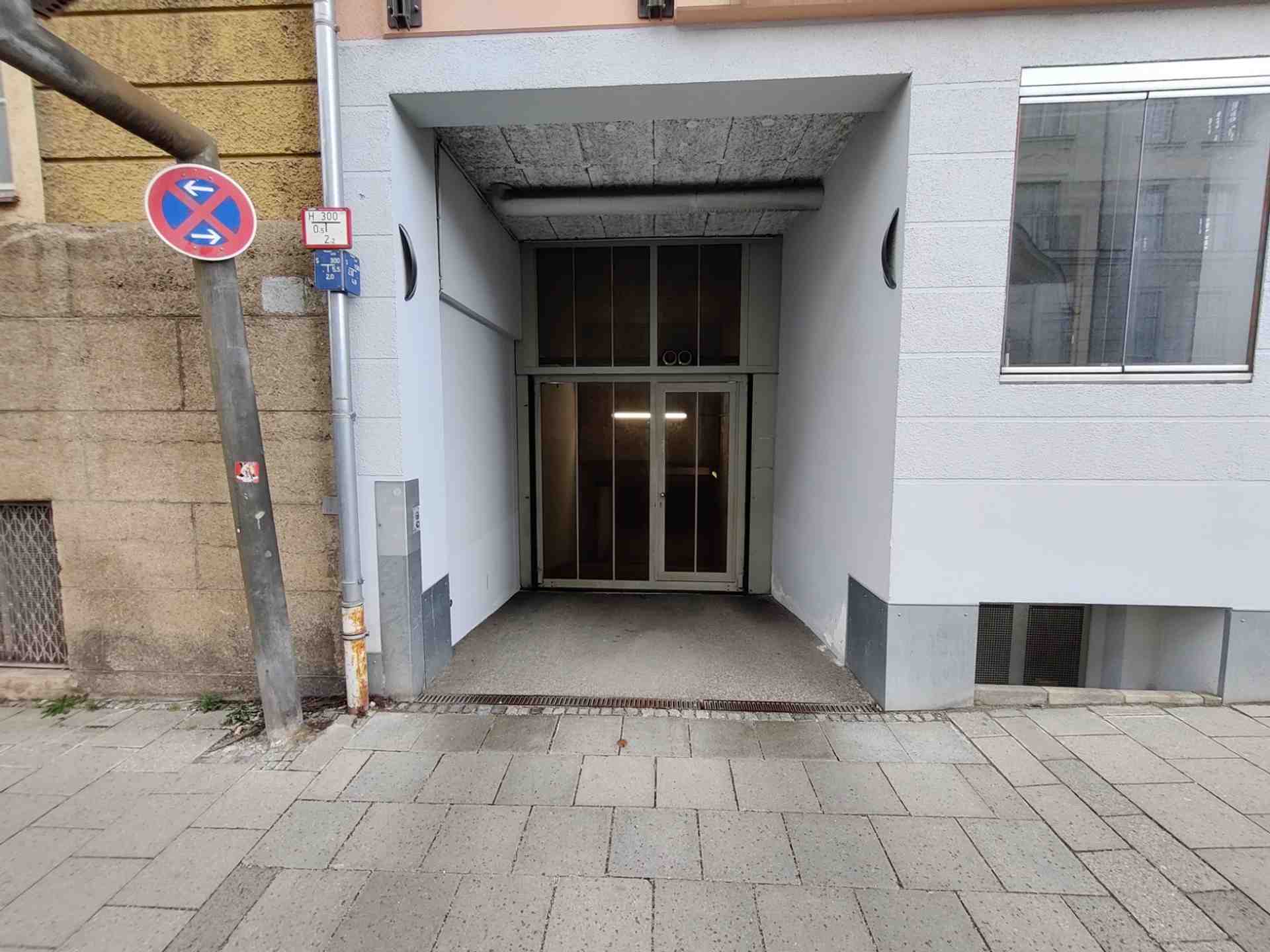 Tiefgaragenstellplatz in Obersendling - Waakirchner Straße, 81379 München - Foto 5 von 6