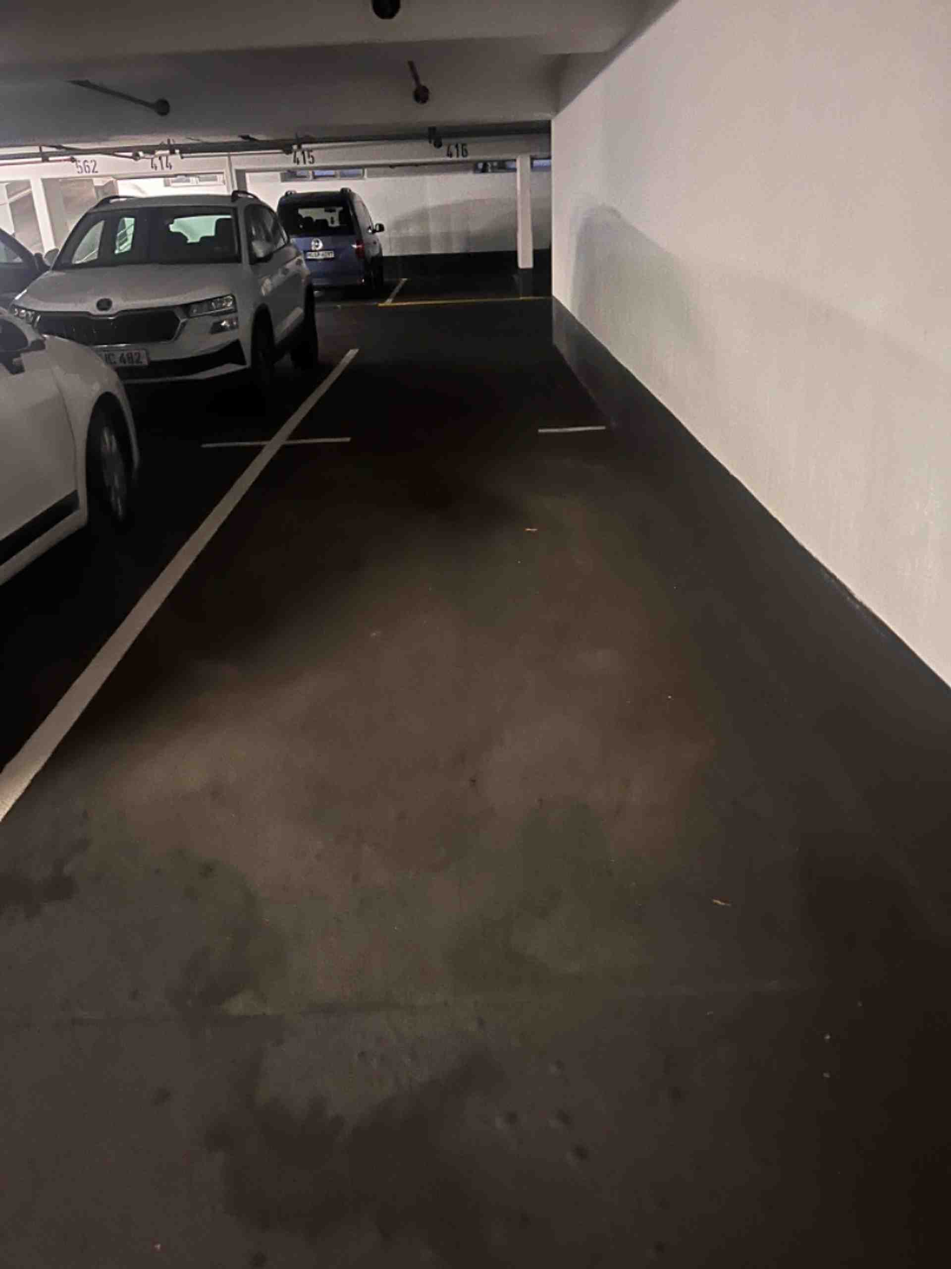 Underground parking space, access via Dachauer Strasse 124a at the MVZ (Medical Center) - Dachauer Straße, 80637 Munich - Photo 1 of 1