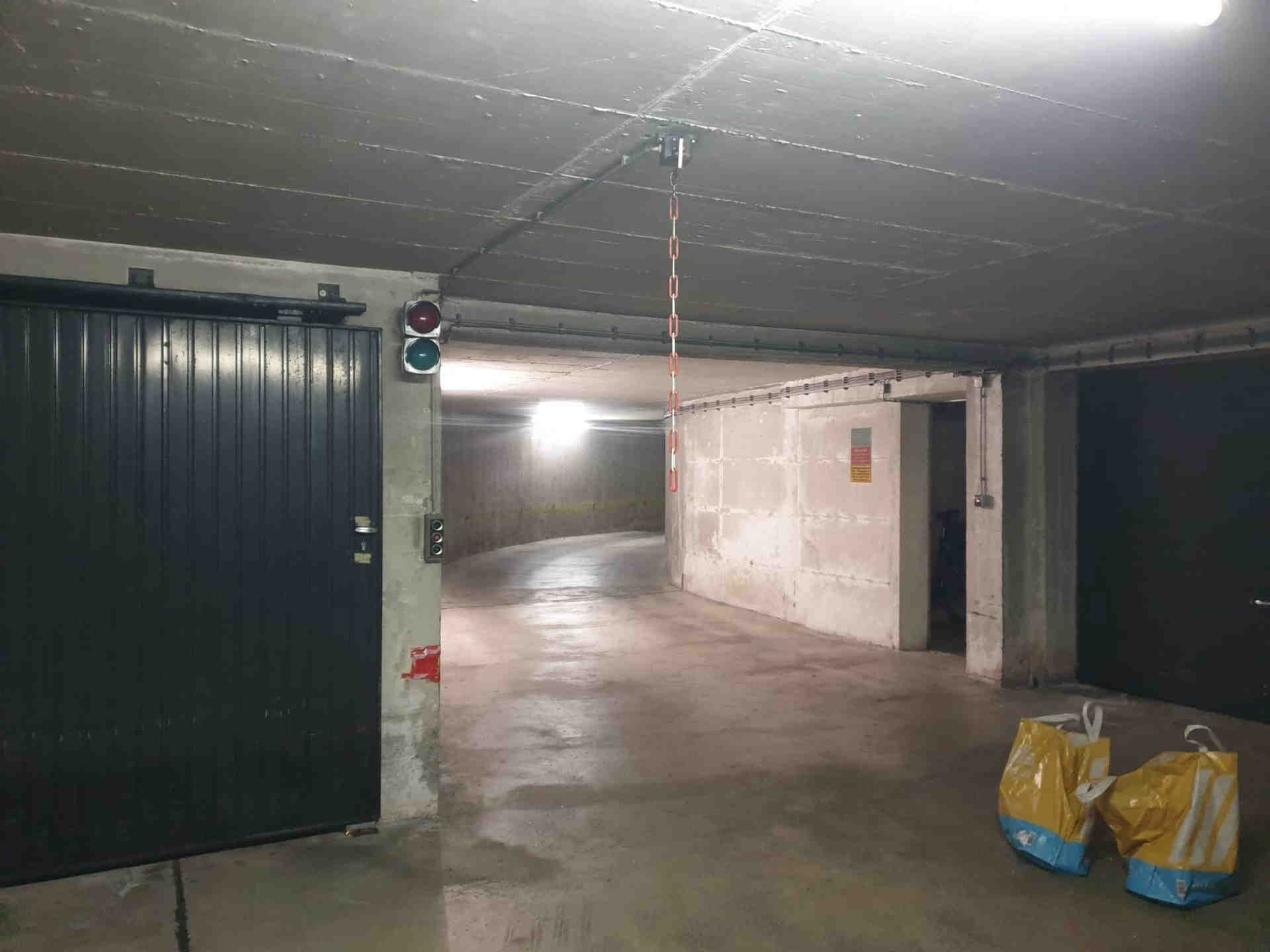 closed garage underground - Seinsheimstraße, 81245 Munich - Foto 1 von 1