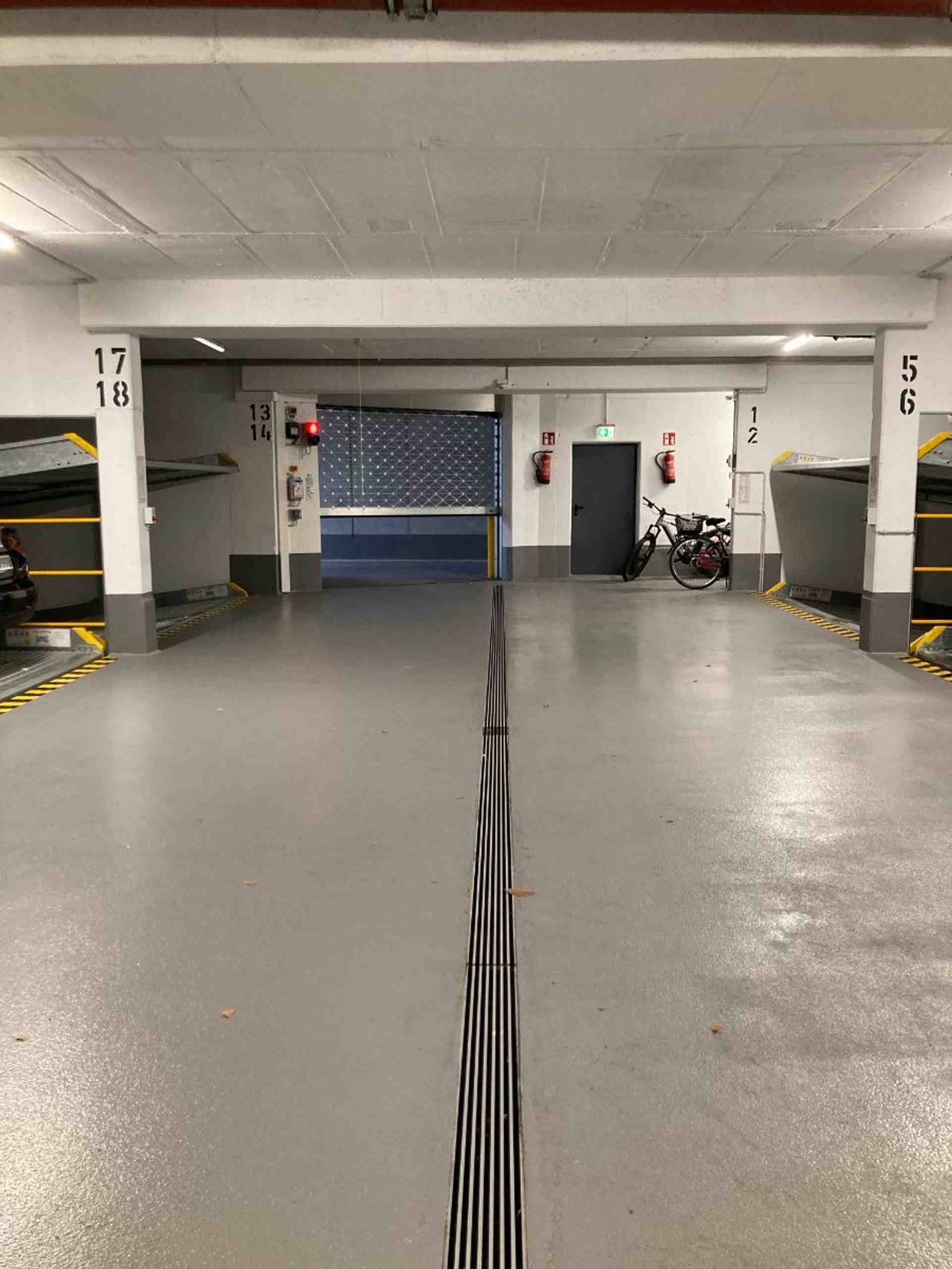 NEW underground parking space in Munich North - Knorrstraße, 80807 Munich - Photo 1 of 4