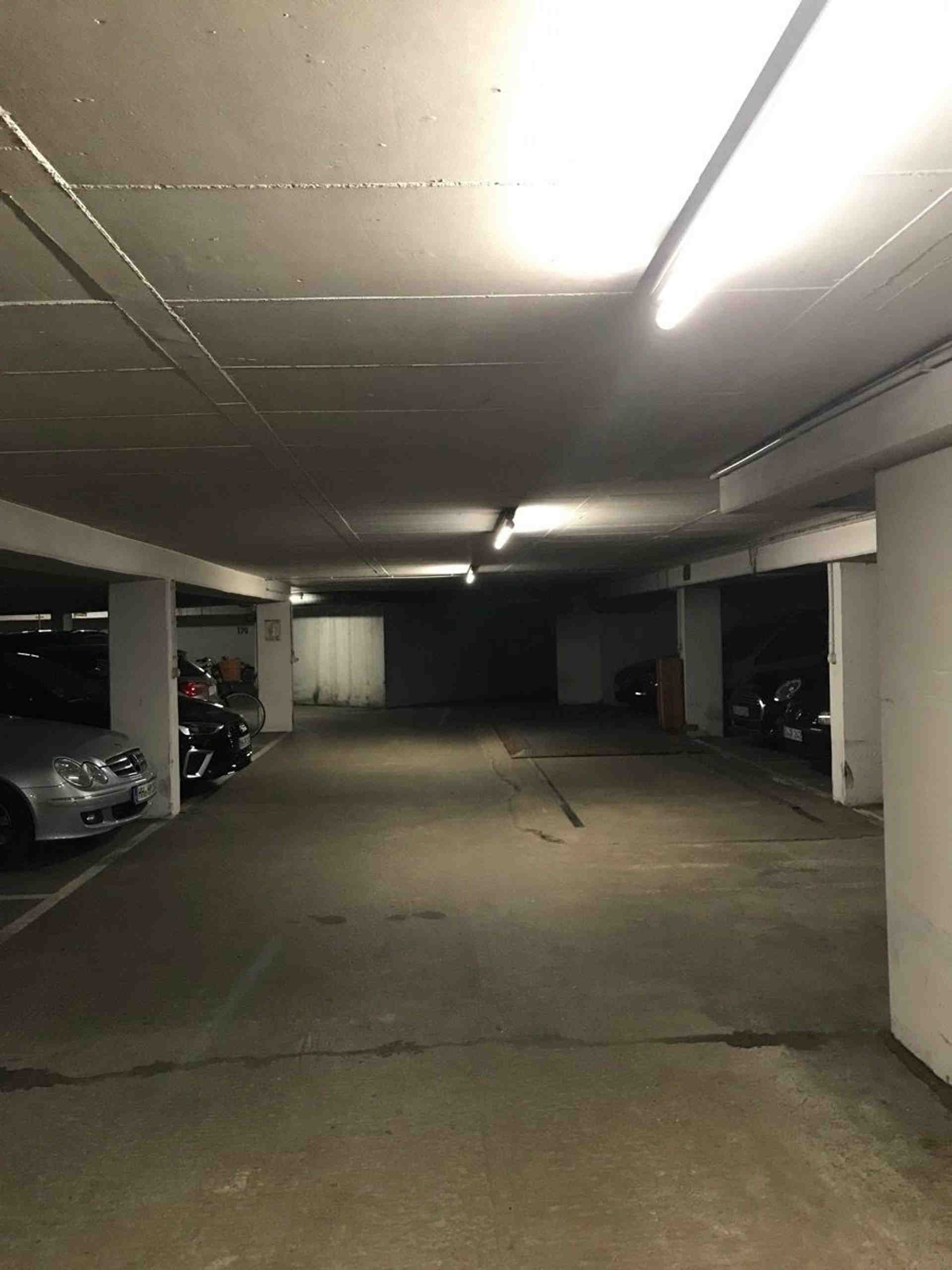 Garage parking space in Winterhude - Krohnskamp, 22301 Hamburg - Photo 2 of 4