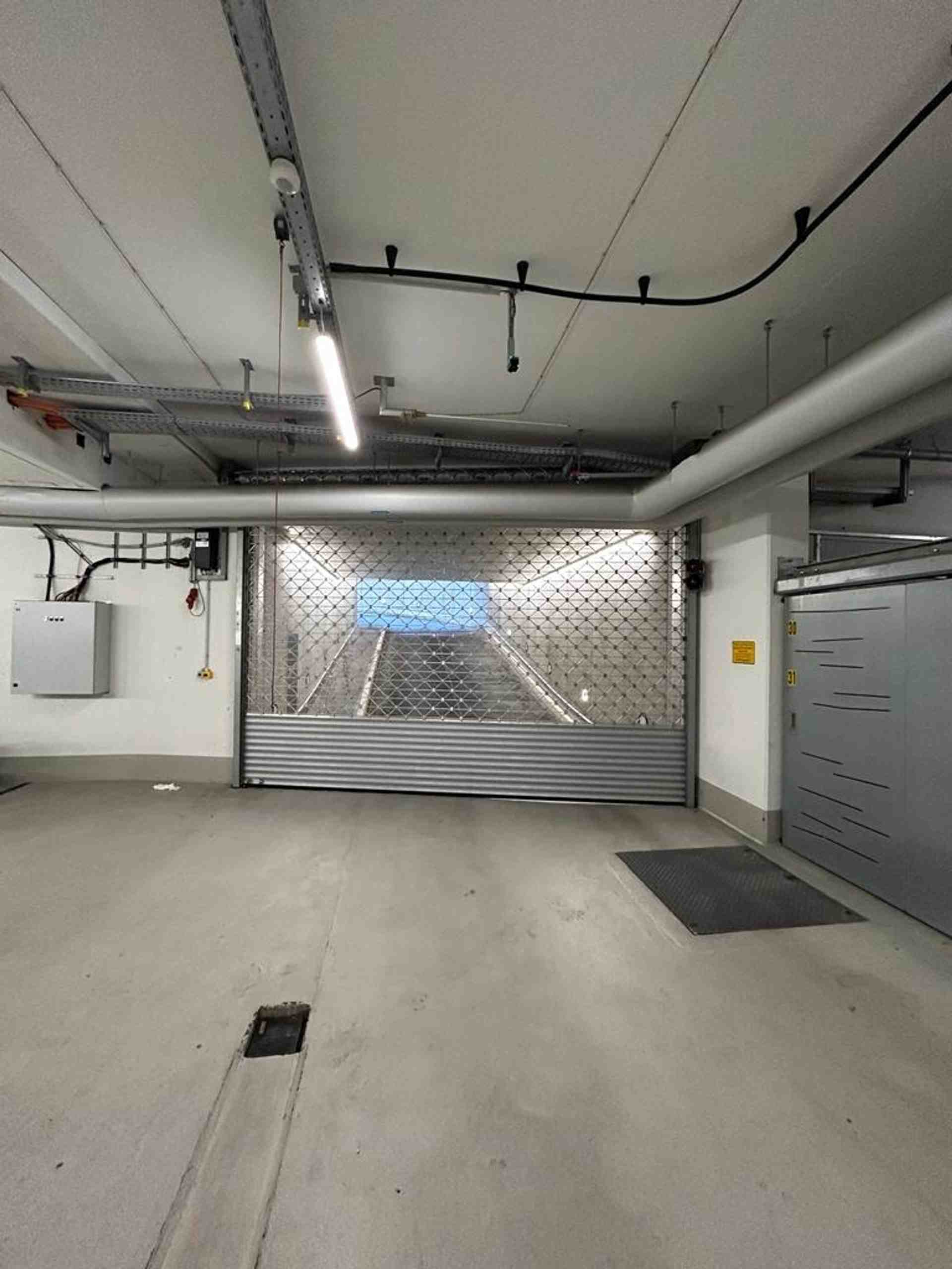 Underground parking space in Munich city centre next to Google - Erika-Mann-Straße, 80636 Munich - Photo 1 of 6