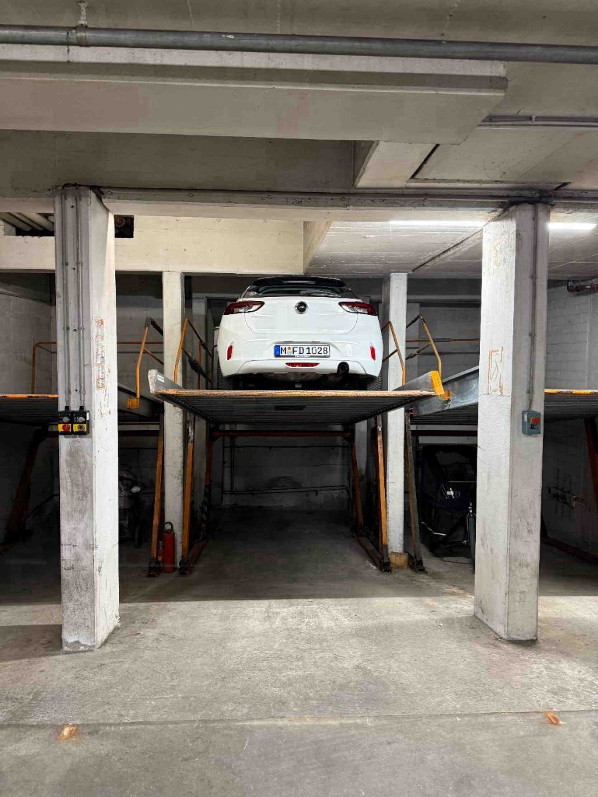Secured long-term parking indoors - Erzgießereistraße, 80335 Munich - Photo 1 of 1