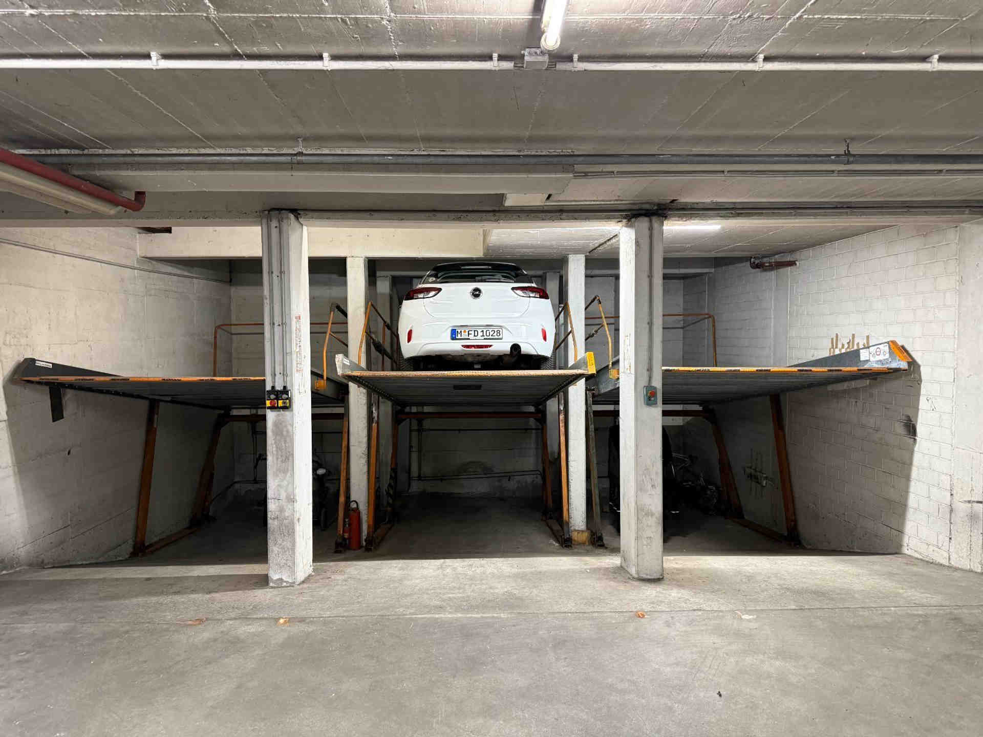 Secured long-term parking indoors - Erzgießereistraße, 80335 Munich - Photo 2 of 3