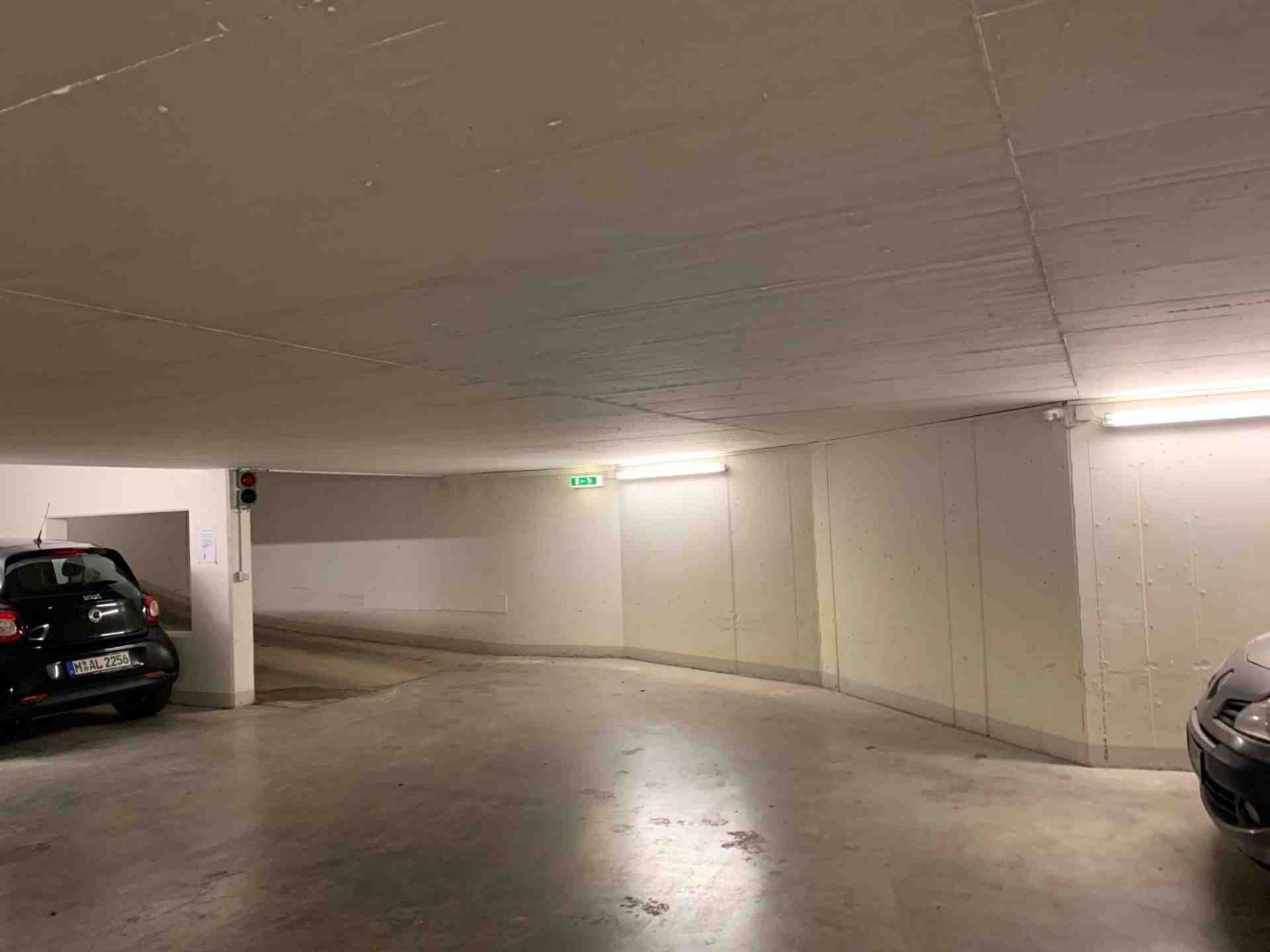 Long-term indoor car park for rent - Ortlindestraße, 81927 Мюнхен - Фото 4 з 5