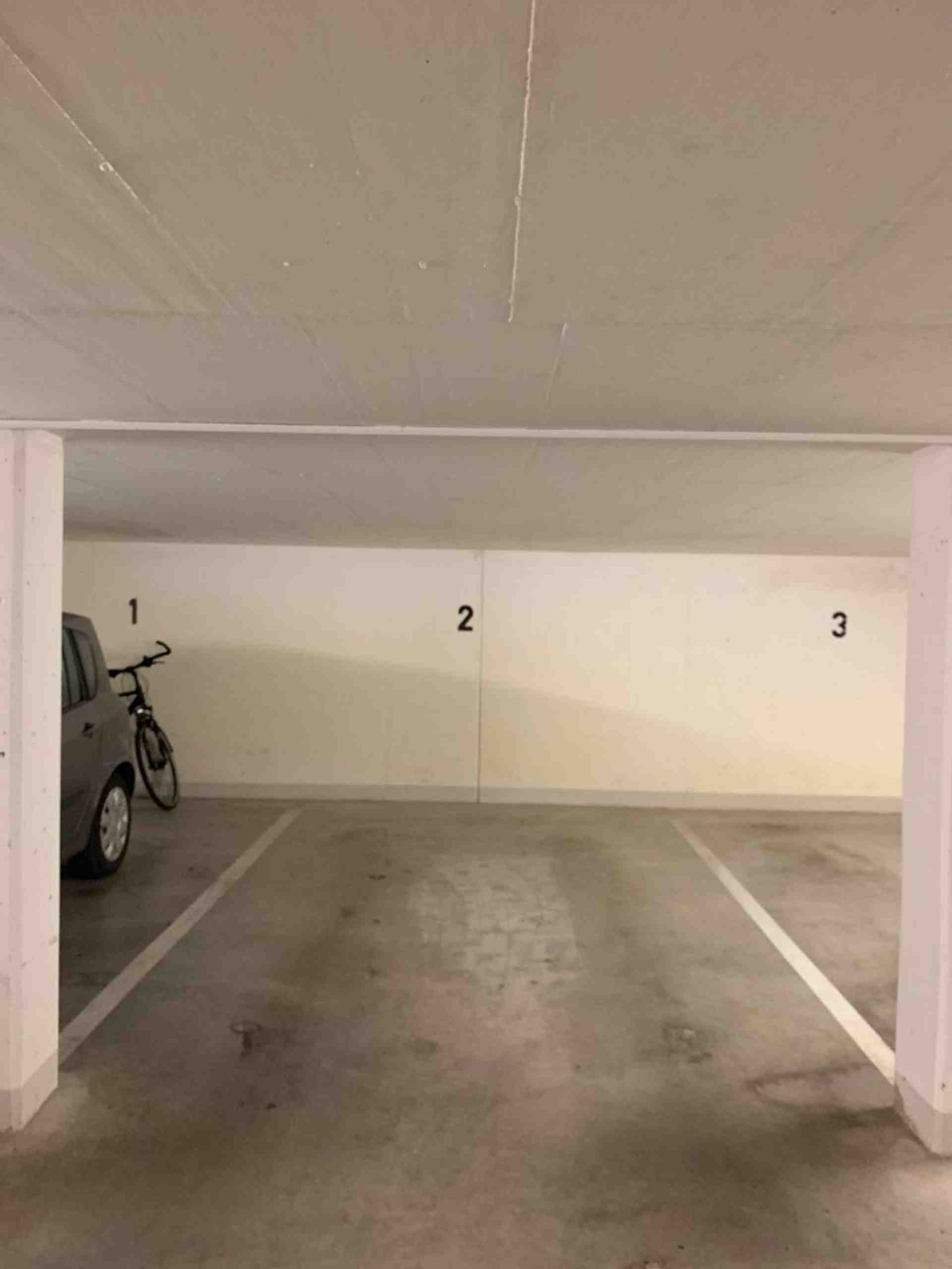 Long-term indoor car park for rent - Ortlindestraße, 81927 Мюнхен - Фото 1 з 5