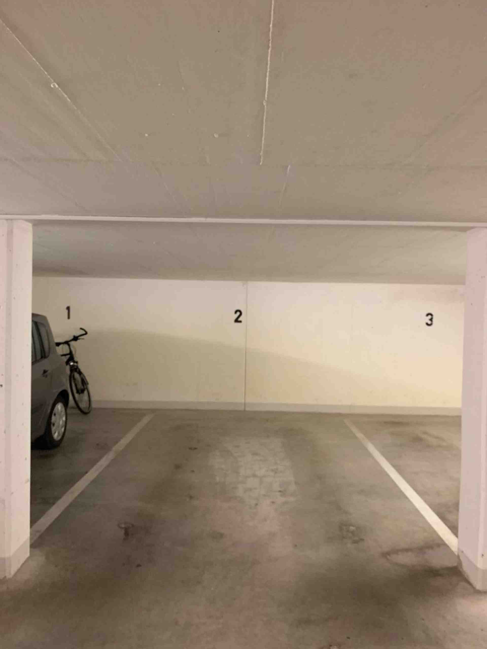 Long-term indoor car park for rent - Ortlindestraße, 81927 Munich - Photo 1 of 5