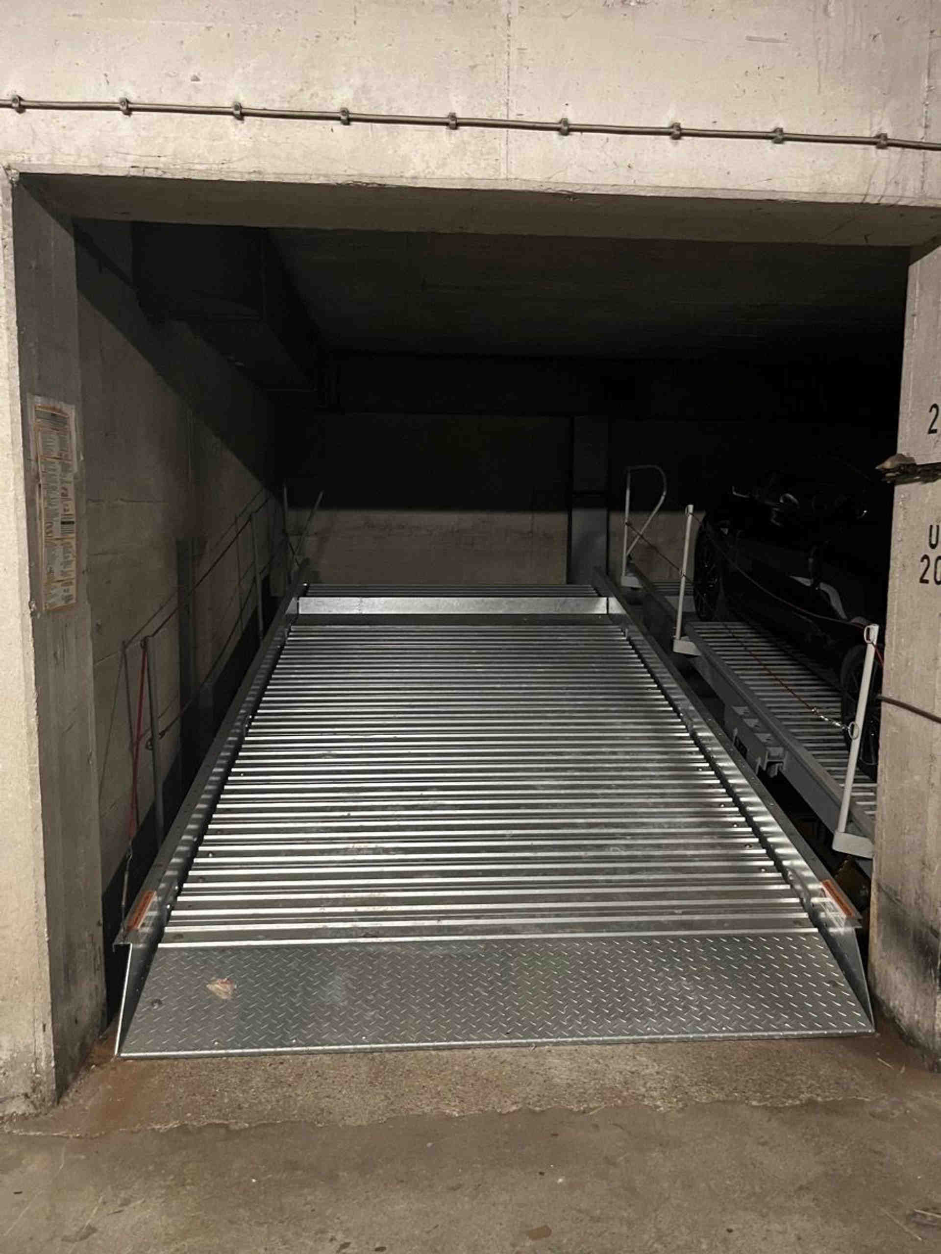 Underground parking space in a duplex garage, near Harras - Marbachstraße, 81369 Munich - Photo 1 of 1