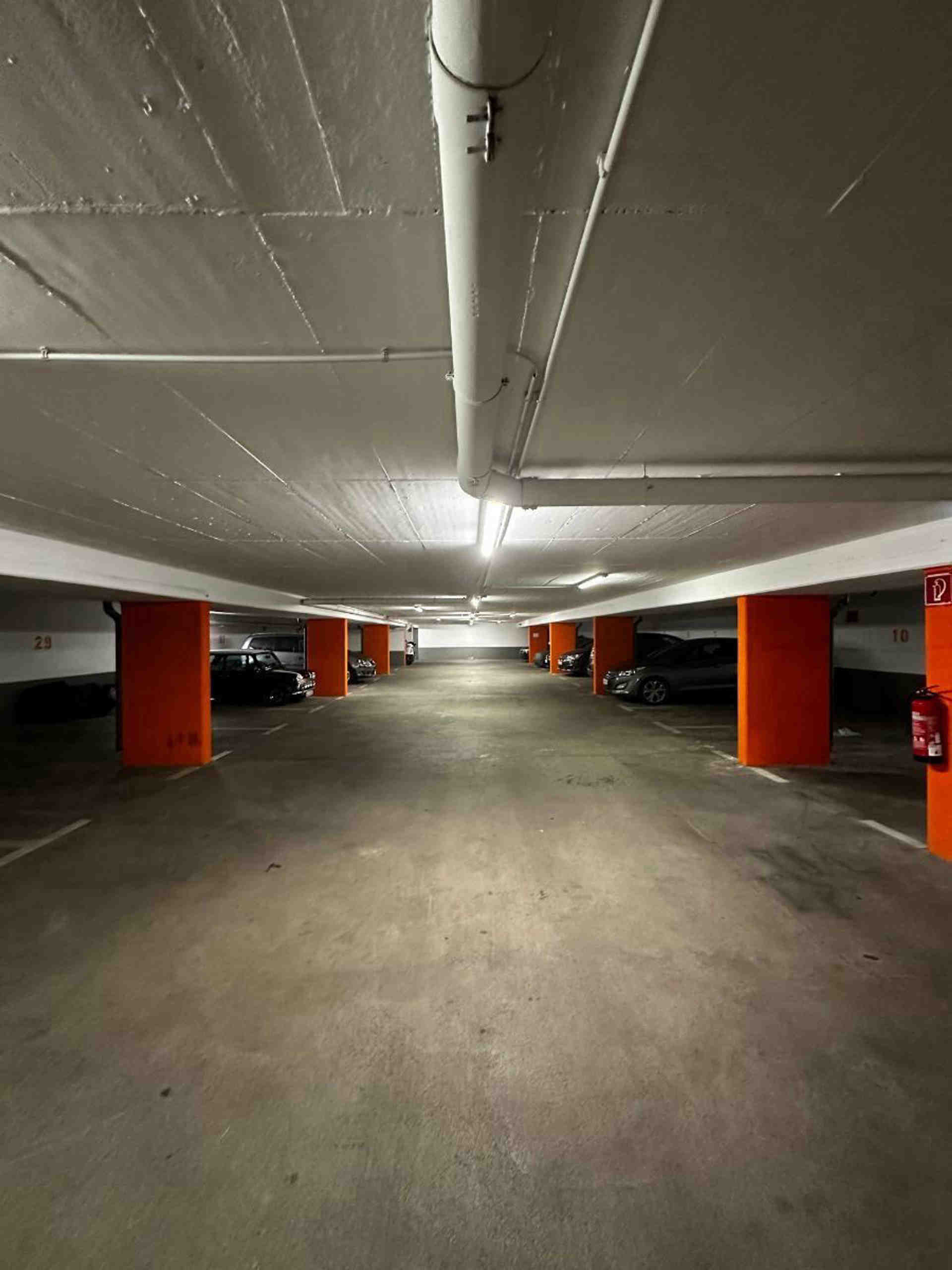 Underground Parking Spot near Boddingstr Ubahn (nkn) - Hermannstraße, 12049 Berlin - Photo 2 of 3