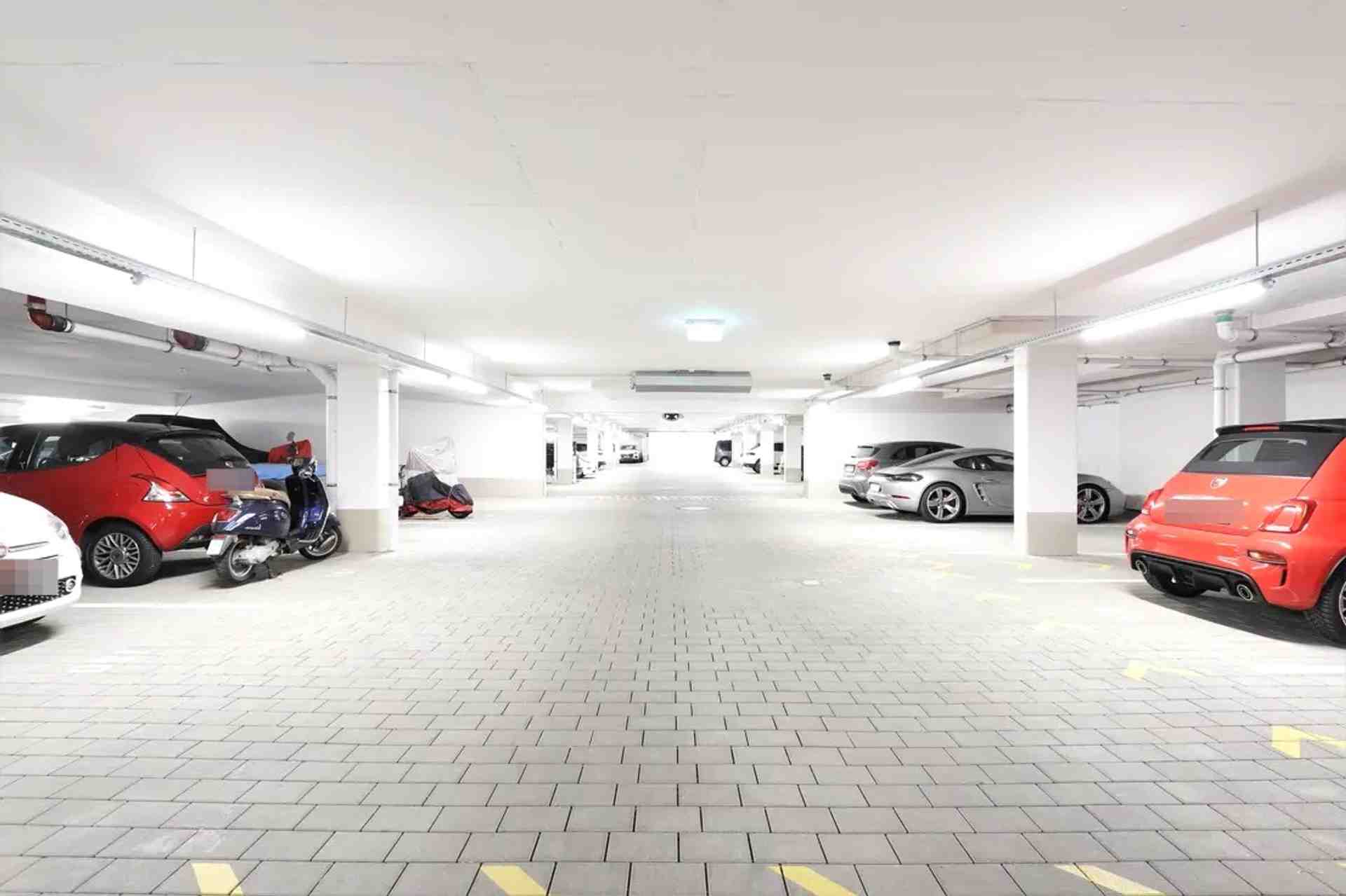 Dry parking space near Neumarkt - Lungengasse, 50676 Cologne - Photo 1 of 1