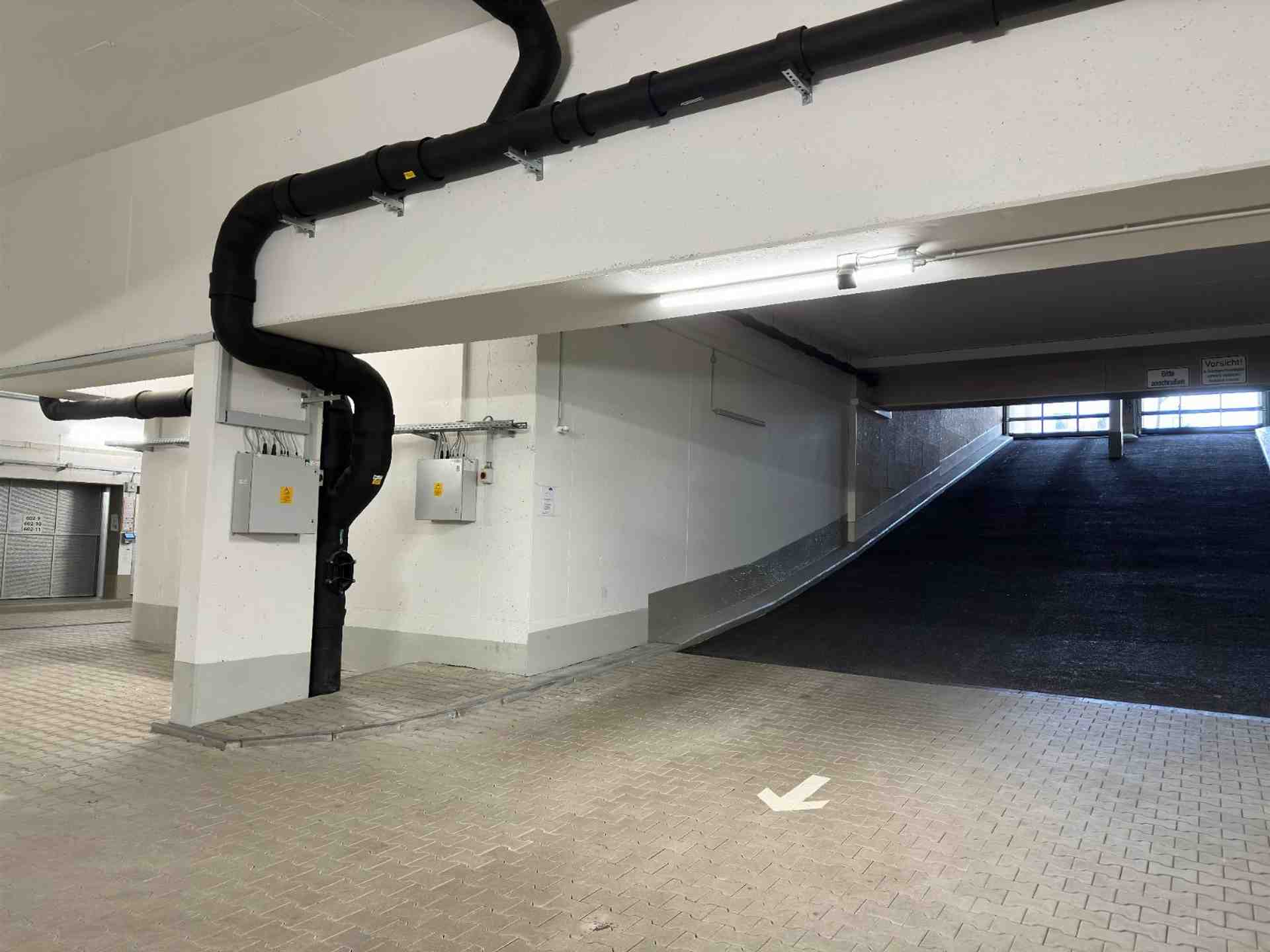 Dlhodobé individuálne parkovanie v blízkosti Harras (U6/S7) - Konrad-Peutinger-Straße, 81373 Munich - Fotka 1 z 1