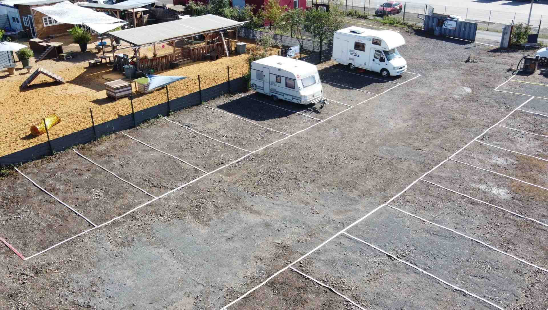 Parking space for caravans and motorhomes in Cologne-Zollstock - Neuer Weyerstraßerweg, 50969 Cologne - Photo 1 of 1