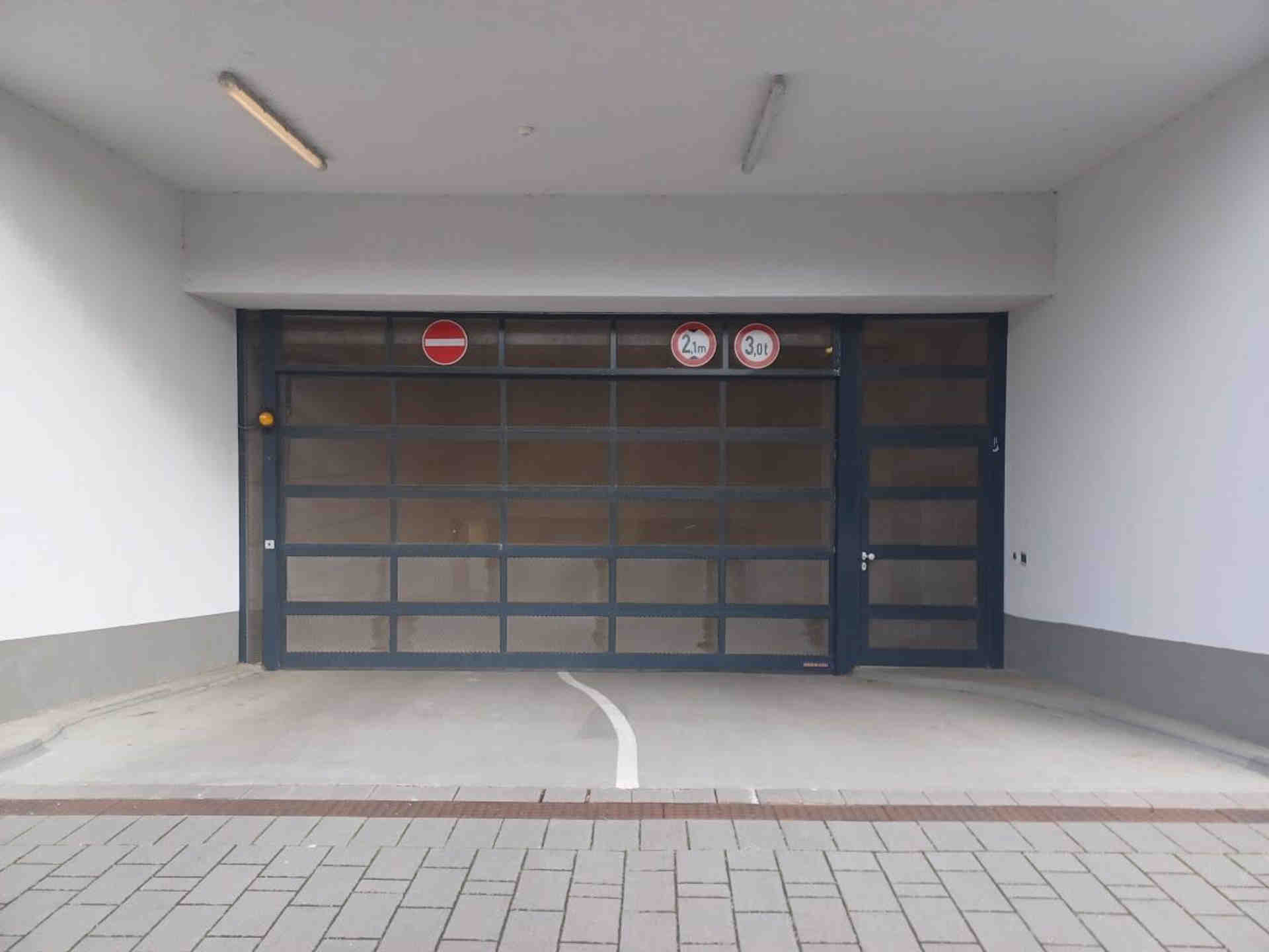 Car parking space in Othmarschen - Jürgen-Töpfer-Straße, 22763 Hamburg - Photo 2 of 3