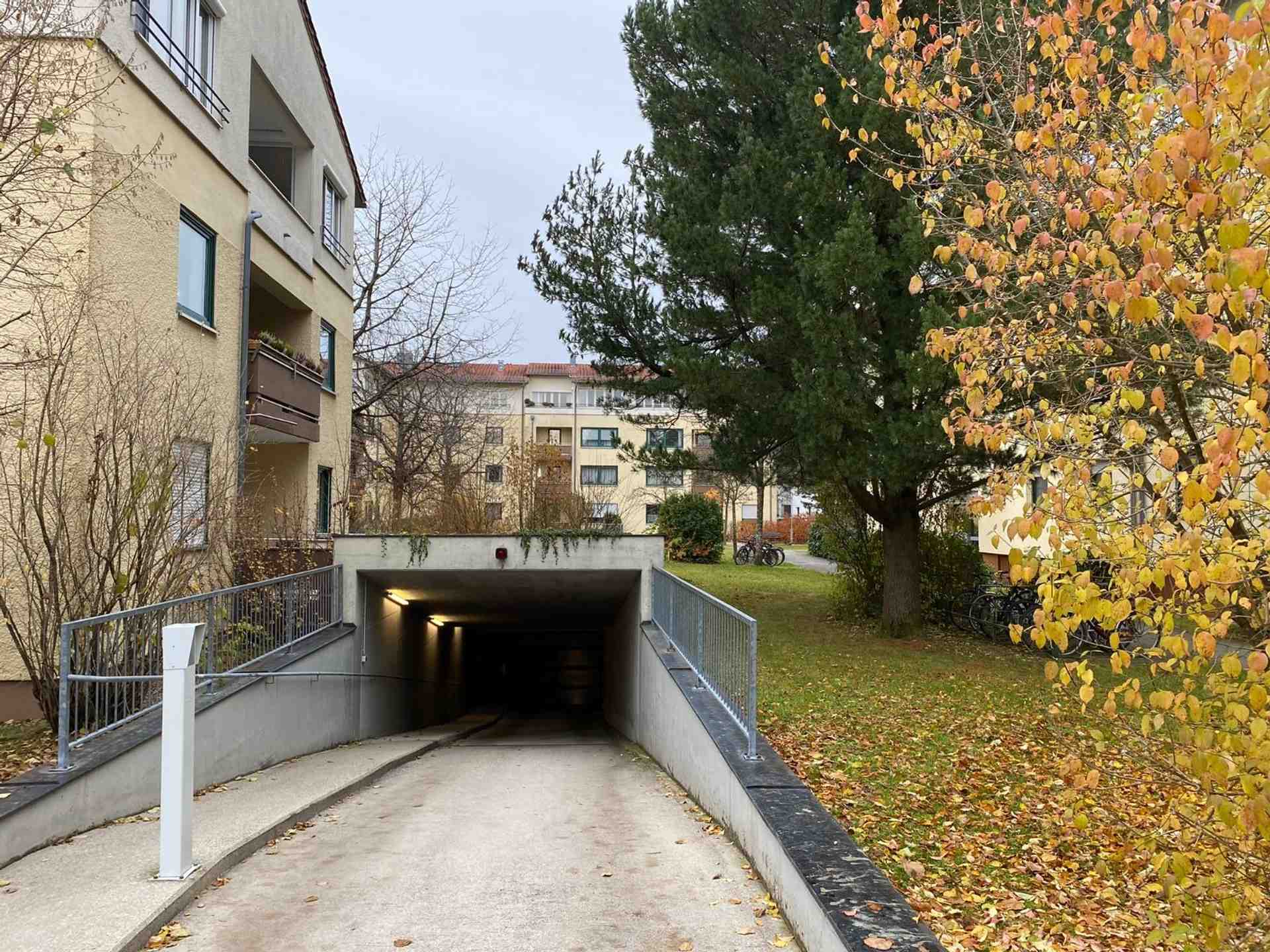 Garage / parking space in Munich - Solln - Schuchstraße, 81477 Munich - Photo 1 of 1