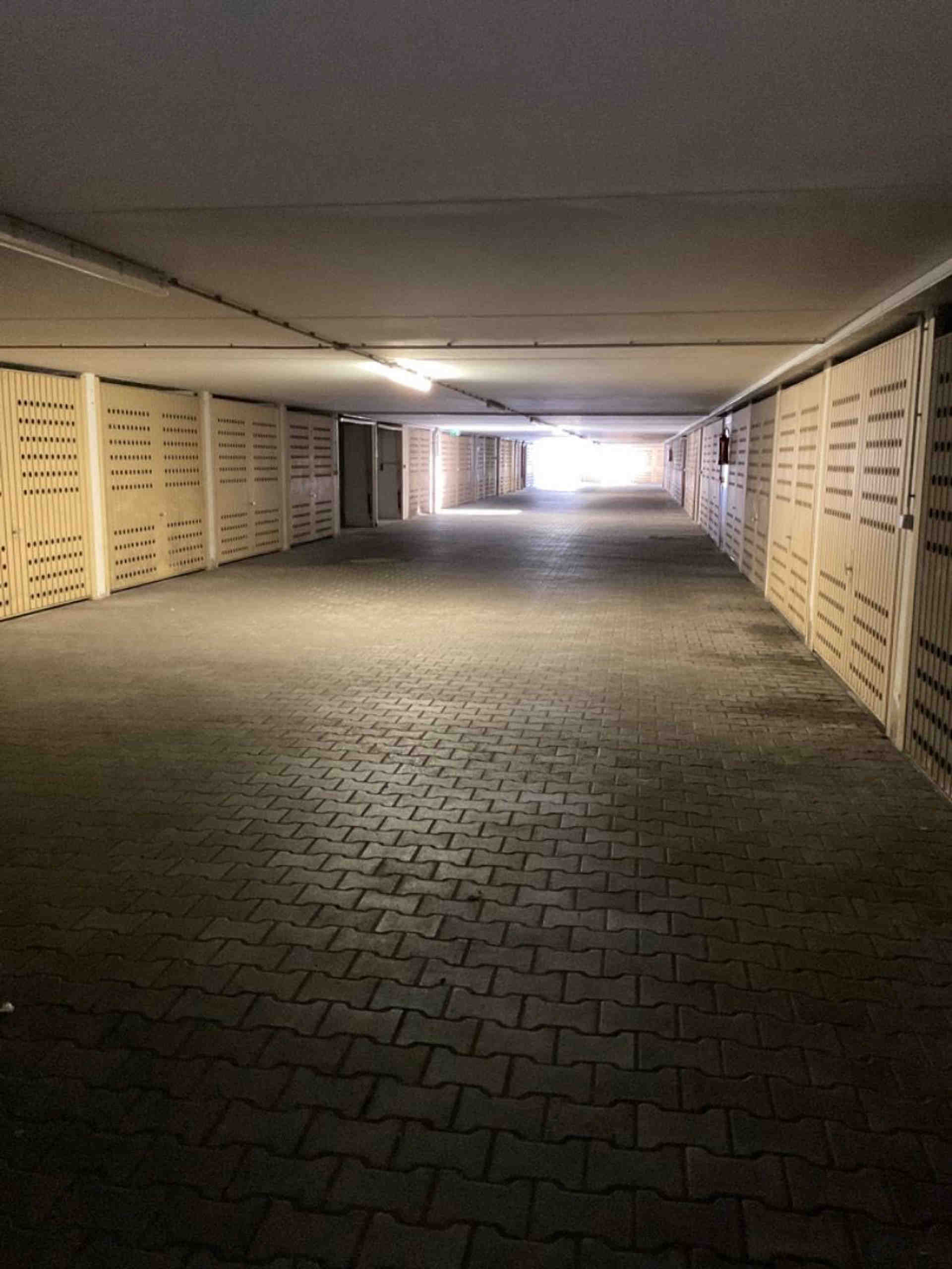 Underground parking garage for rent - Plieninger Straße, 70567 Stuttgart - Photo 1 of 1