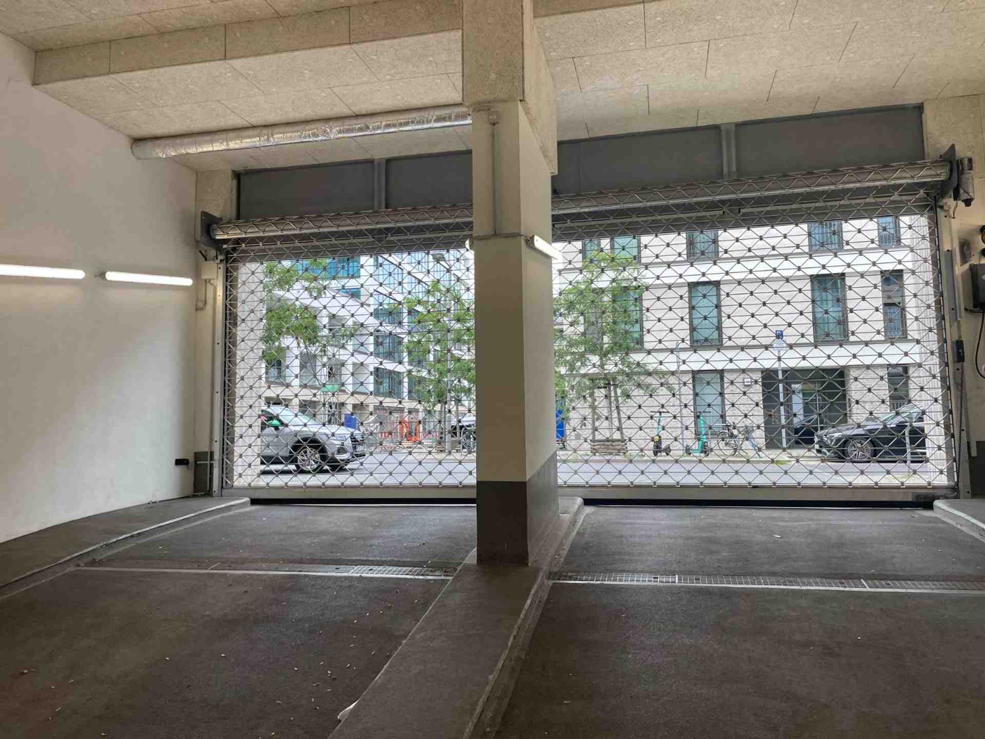 Indoor Parking spot available in Otto-Weidt-Platz (Mitte) - Otto-Weidt-Platz, 10557 Берлін - Фото 2 з 3